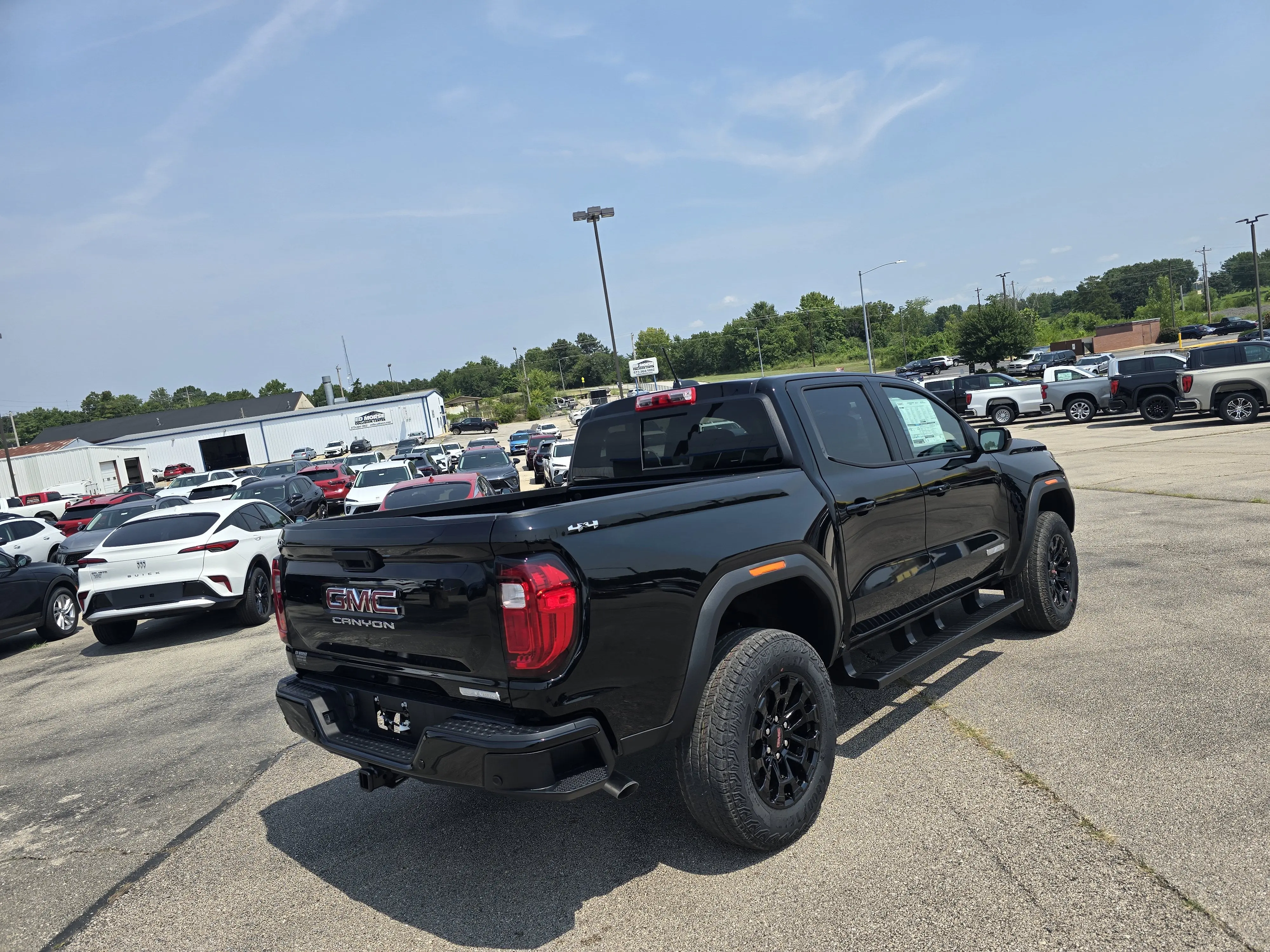 2026 GMC Canyon 4WD Elevation Crew Cab Short Box photo 3