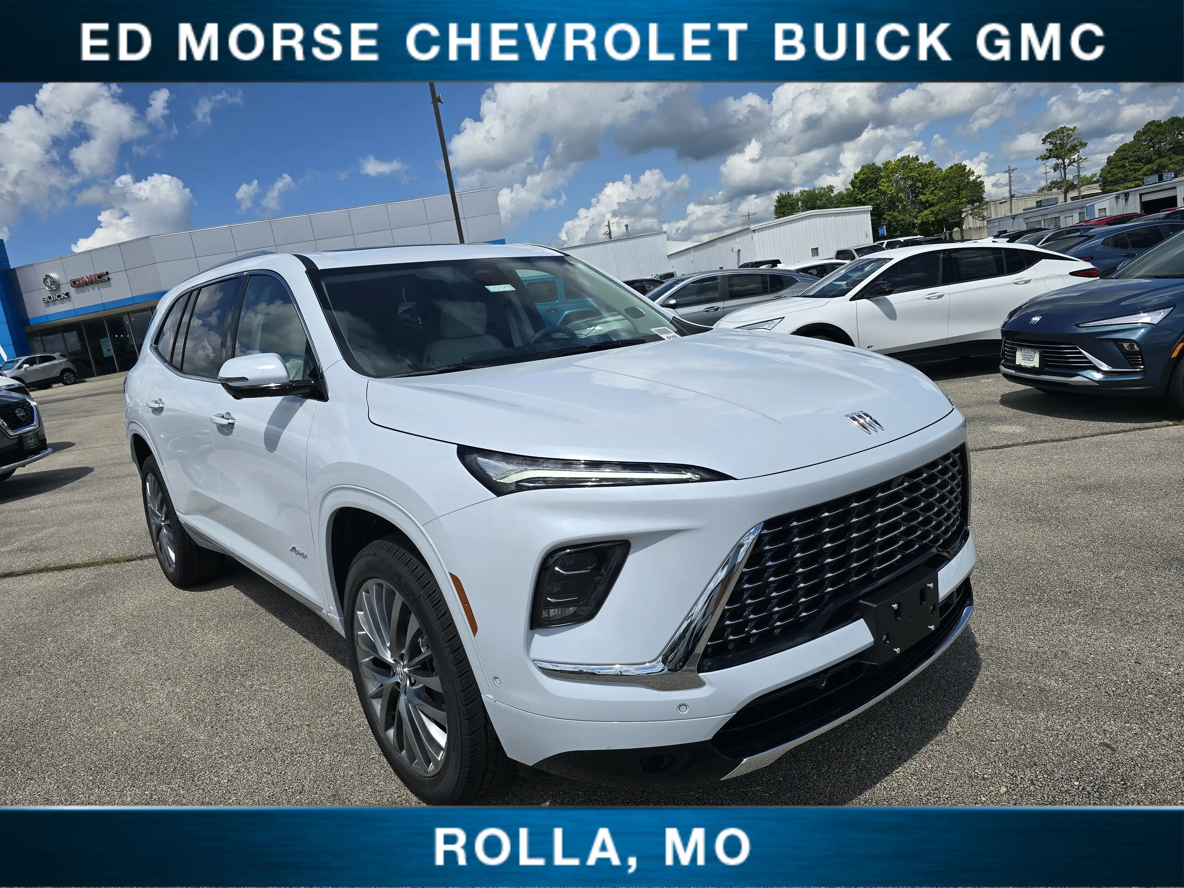 2026 Buick Enclave Avenir AWD's photo