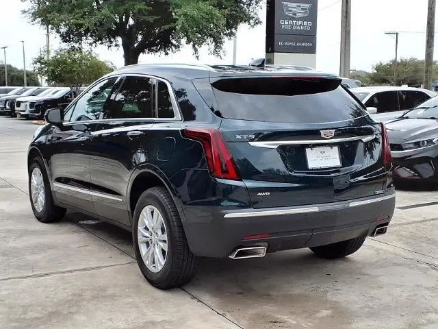 2026 Cadillac XT5 AWD Luxury photo 3