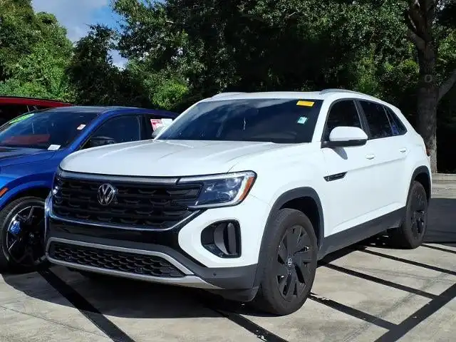 2025 Volkswagen Atlas Cross Sport 2.0T SE with Tech's photo