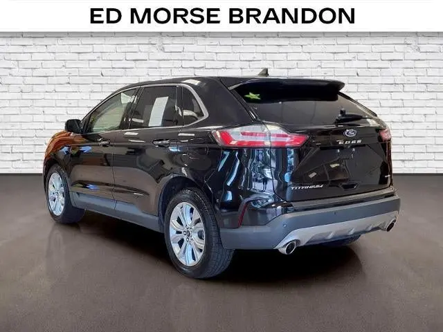 2023 Ford Edge Titanium AWD photo 3