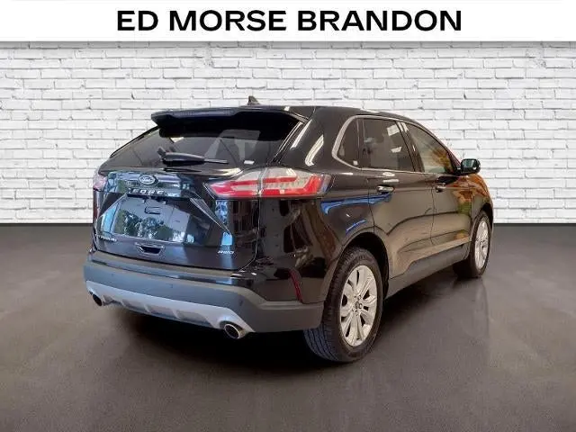2023 Ford Edge Titanium AWD photo 5