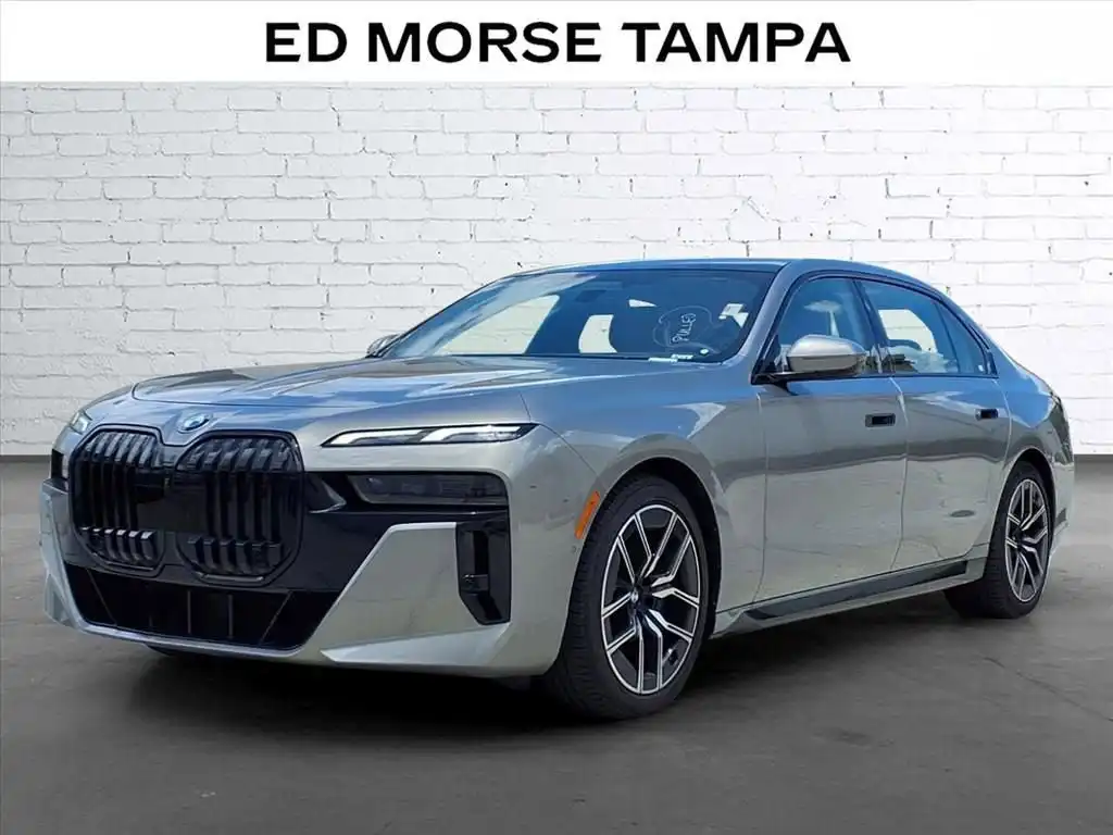 2023 BMW 7 Series 740i's photo