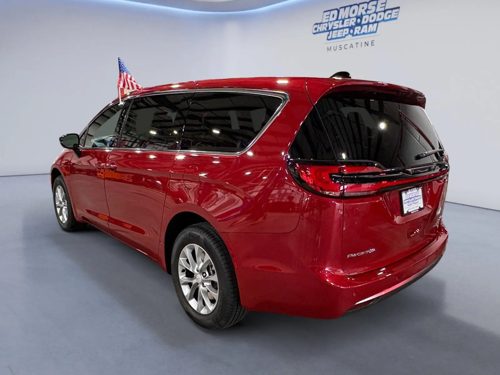 2027 Chrysler Pacifica Select AWD photo 3