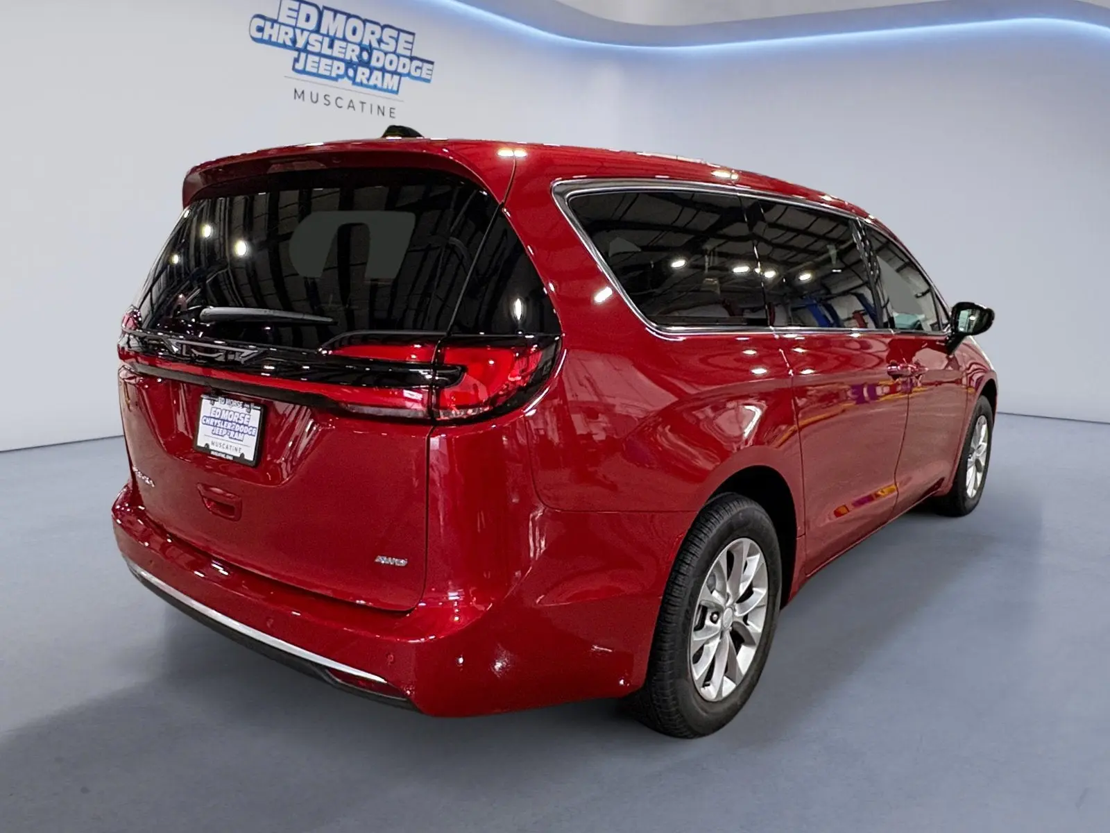 2027 Chrysler Pacifica Select AWD photo 5