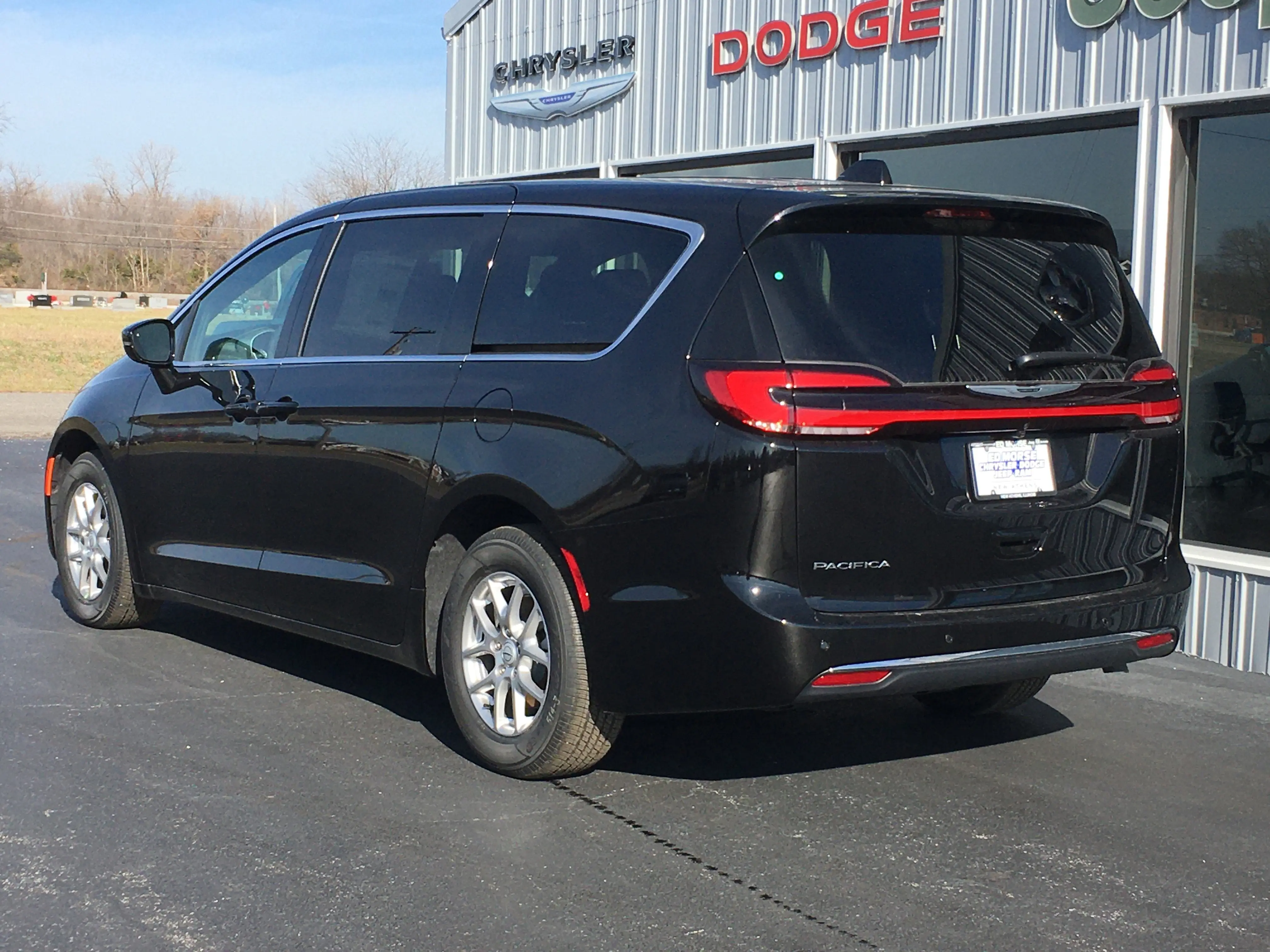 2026 Chrysler Pacifica Select photo 5