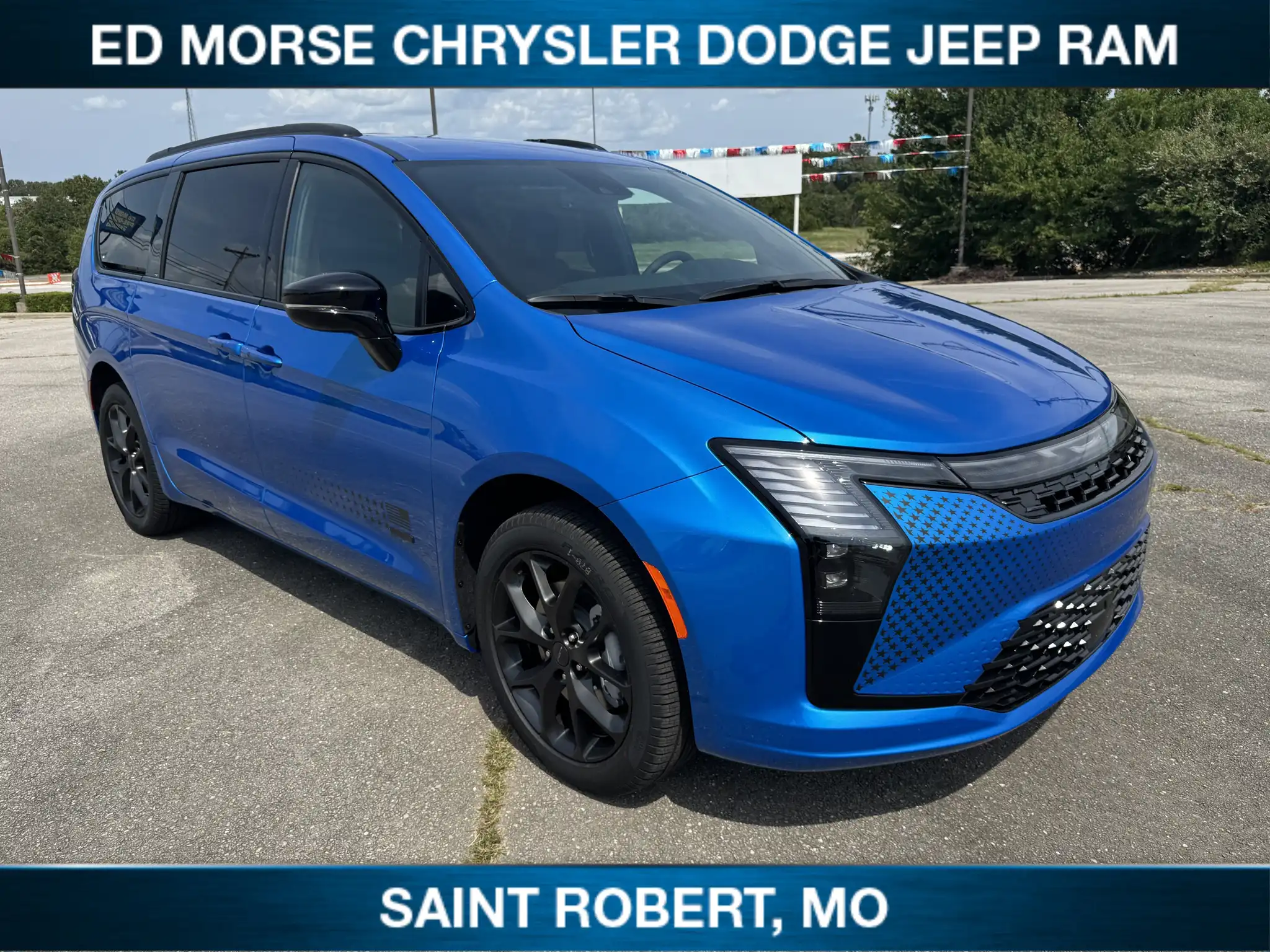 2027 Chrysler Pacifica Select AWD's photo