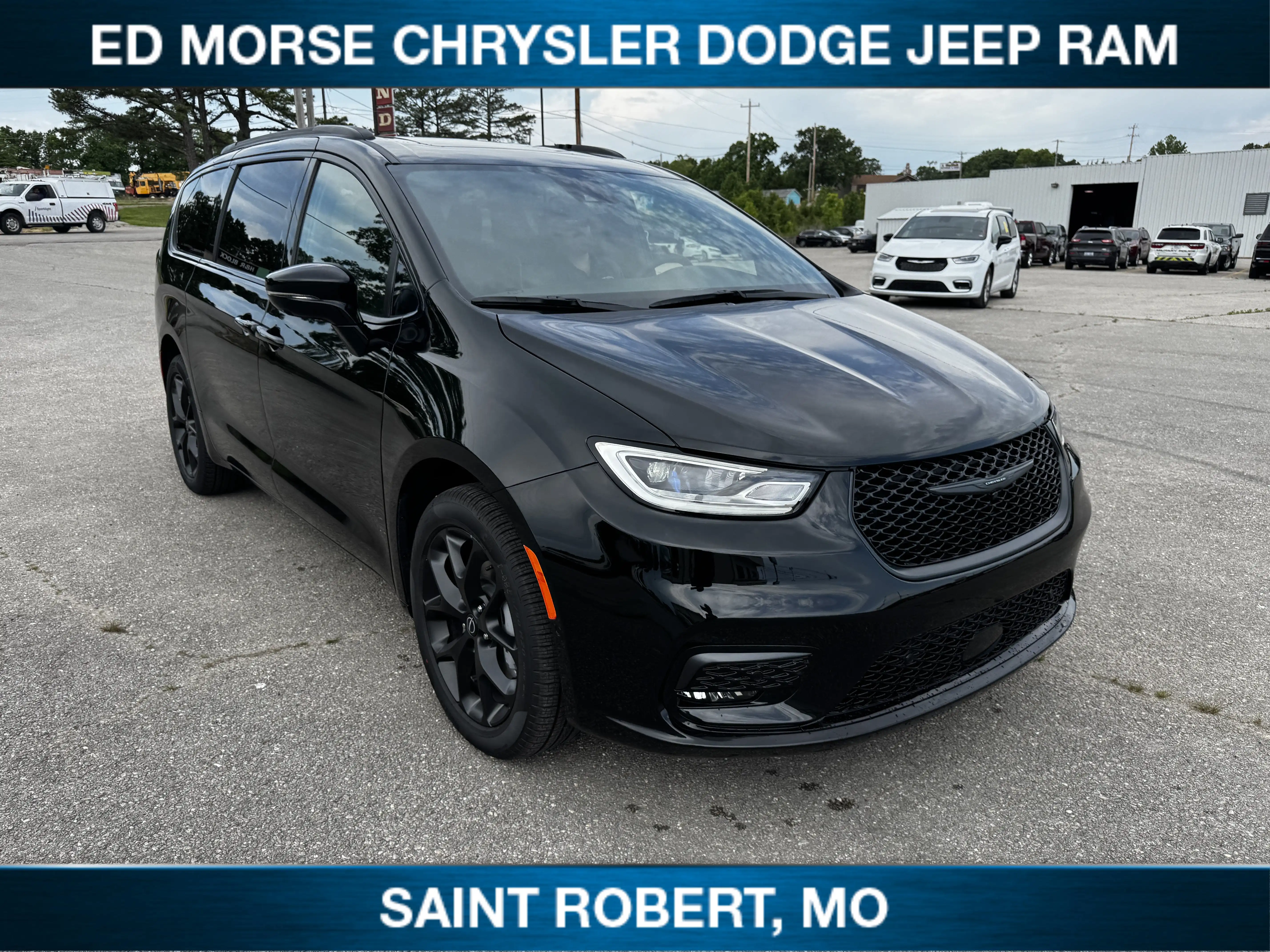 2026 Chrysler Pacifica Limited AWD's photo