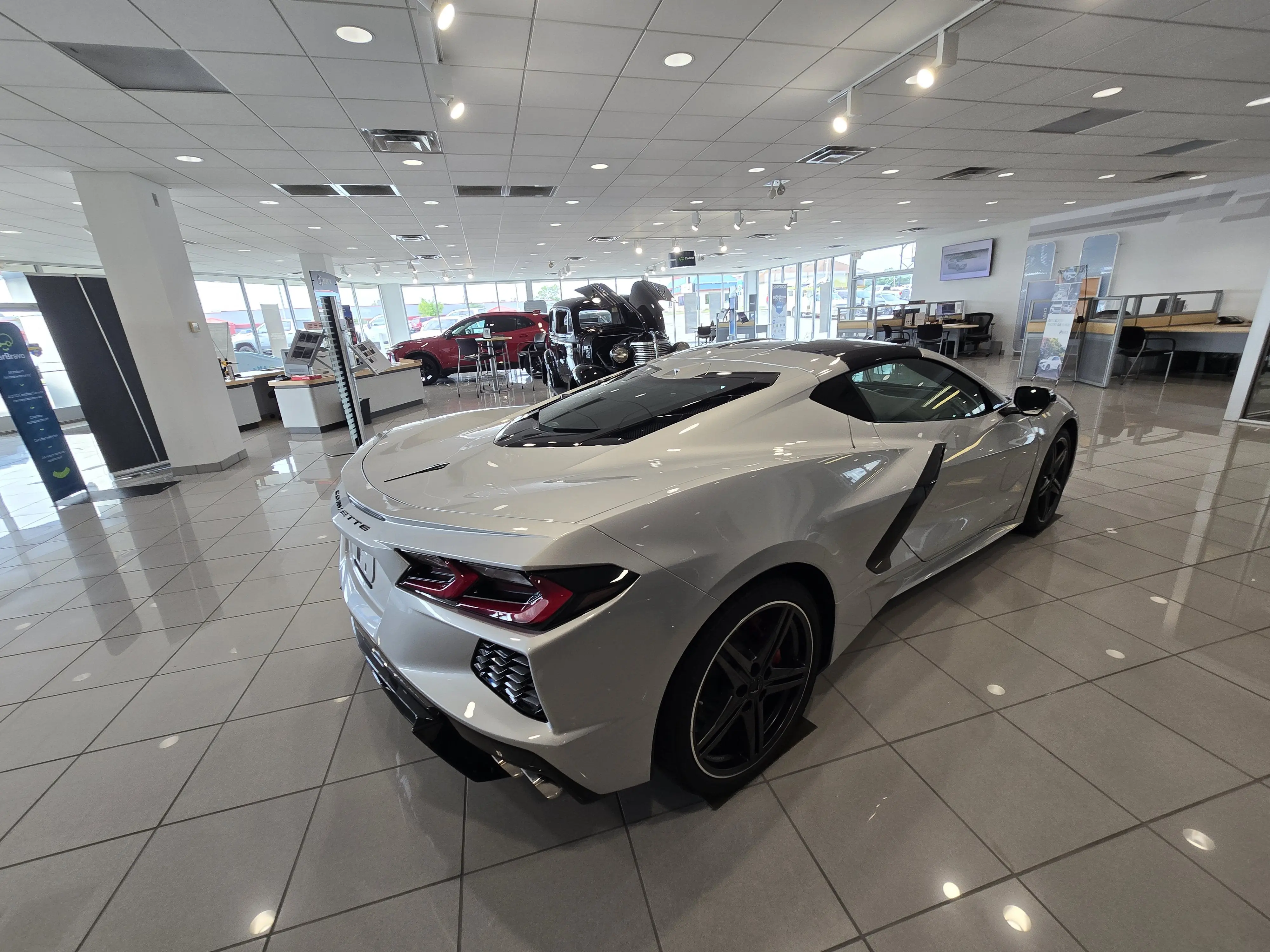 2026 Chevrolet Corvette Stingray Coupe 2LT photo 3