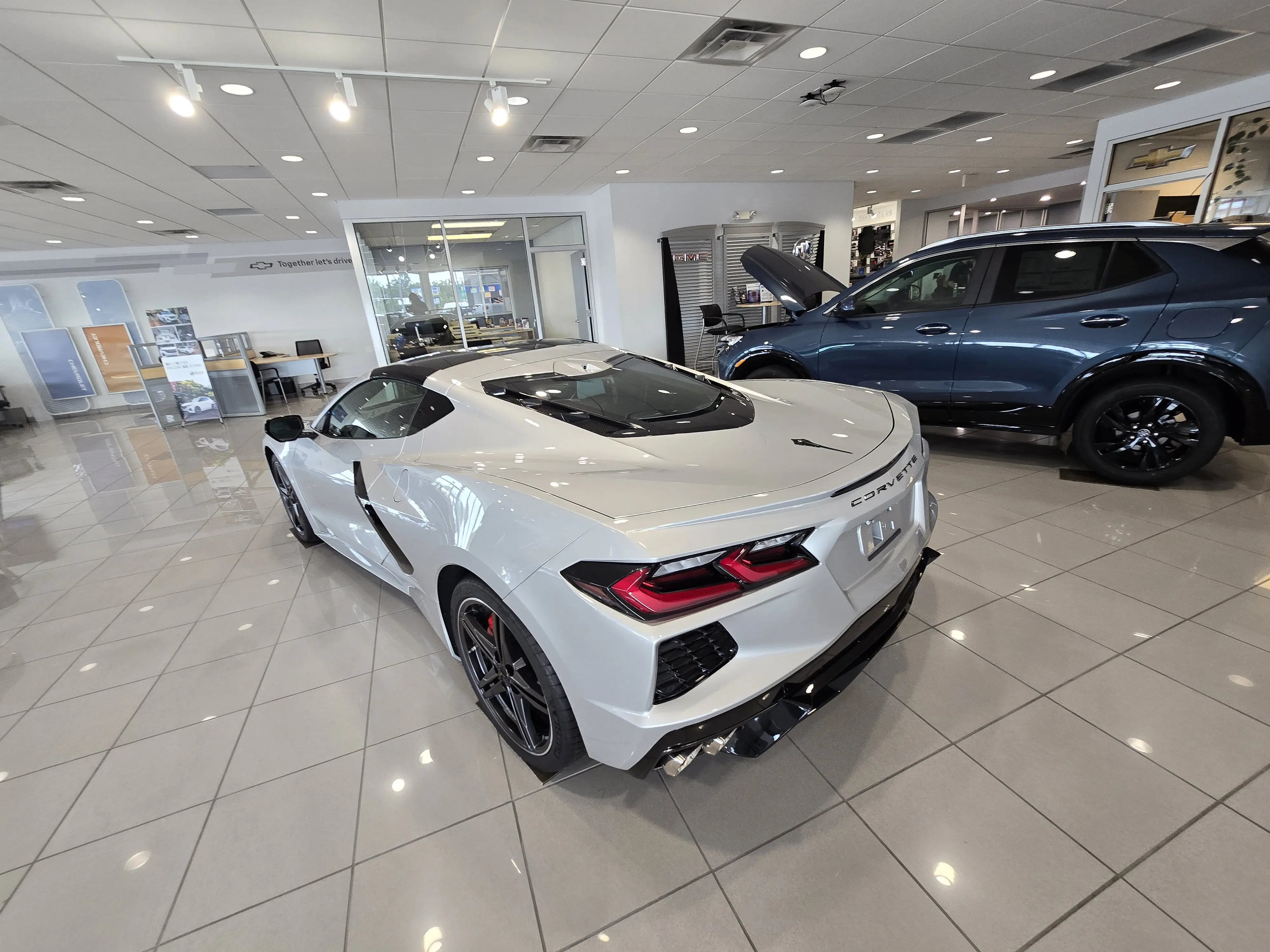 2026 Chevrolet Corvette Stingray Coupe 2LT photo 5