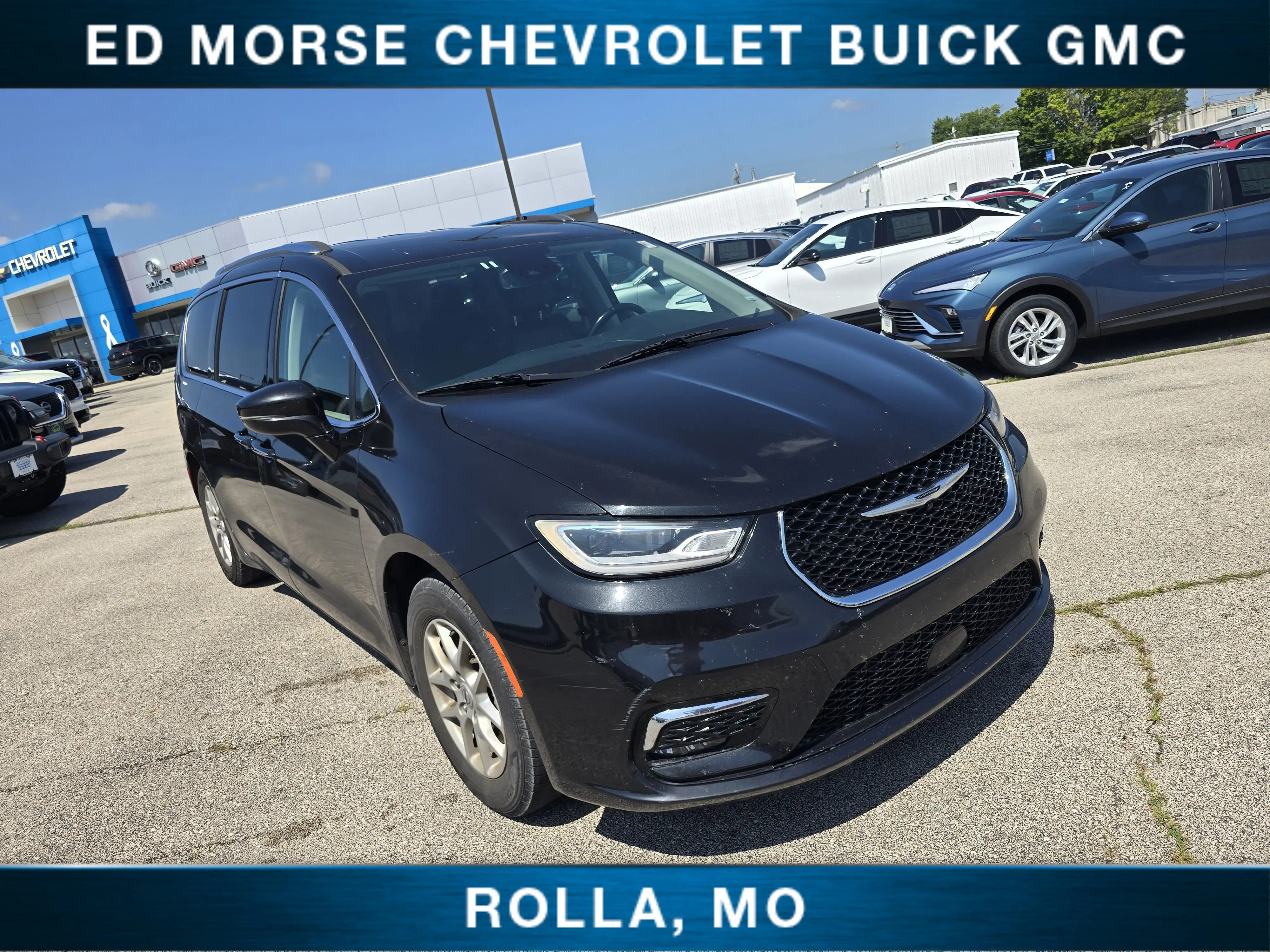 2021 Chrysler Pacifica Touring L photo 1
