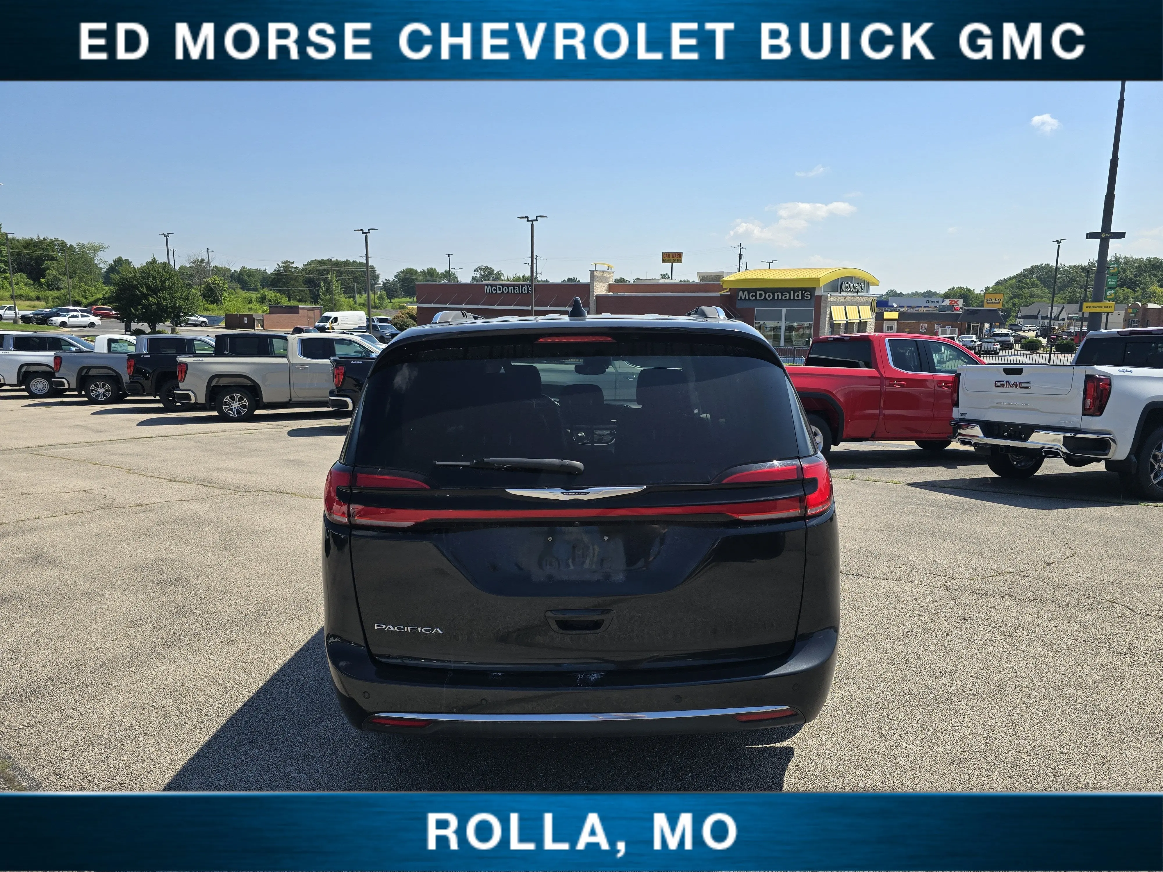 2021 Chrysler Pacifica Touring L photo 4