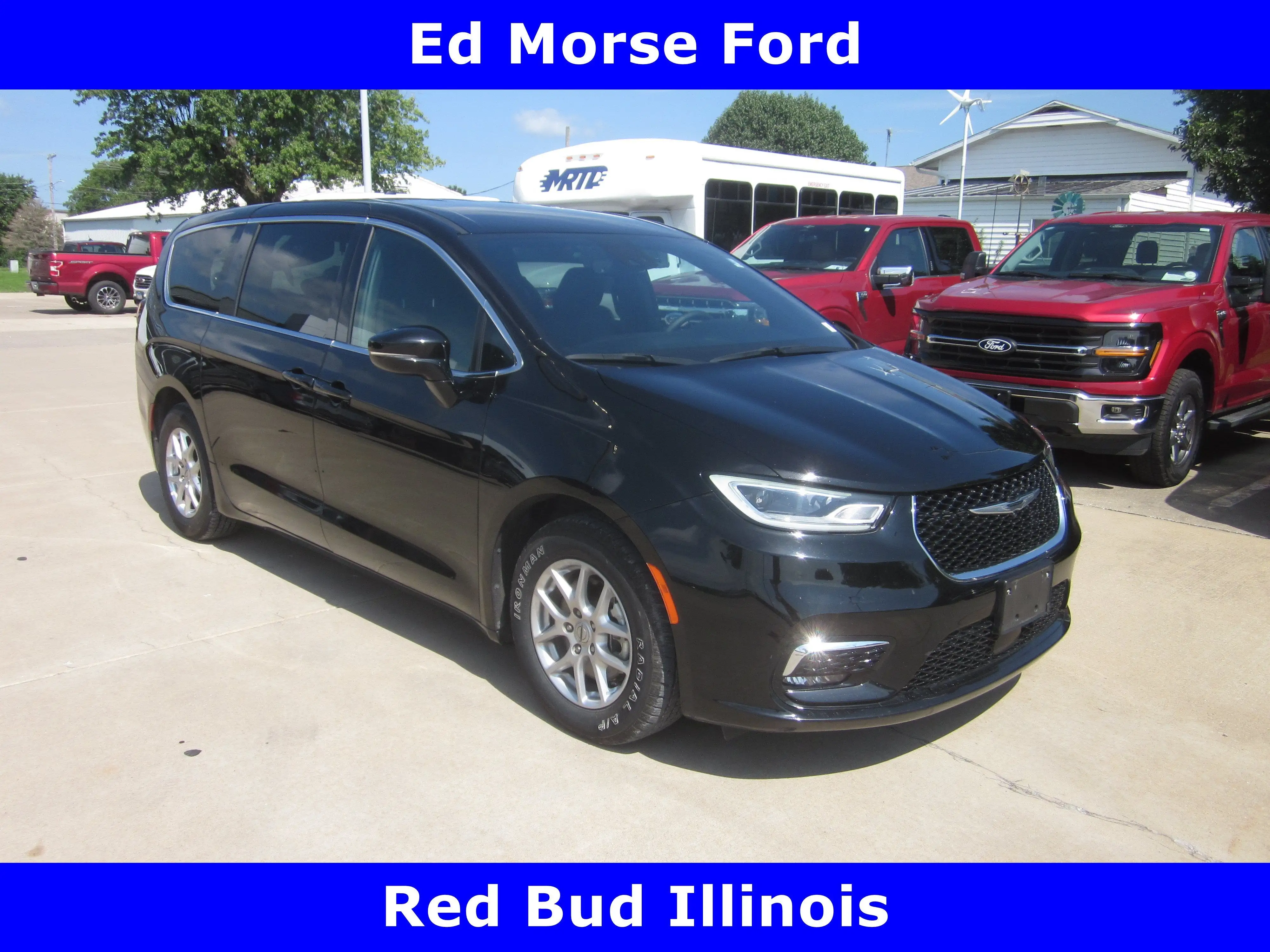 2025 Chrysler Pacifica Select photo 1