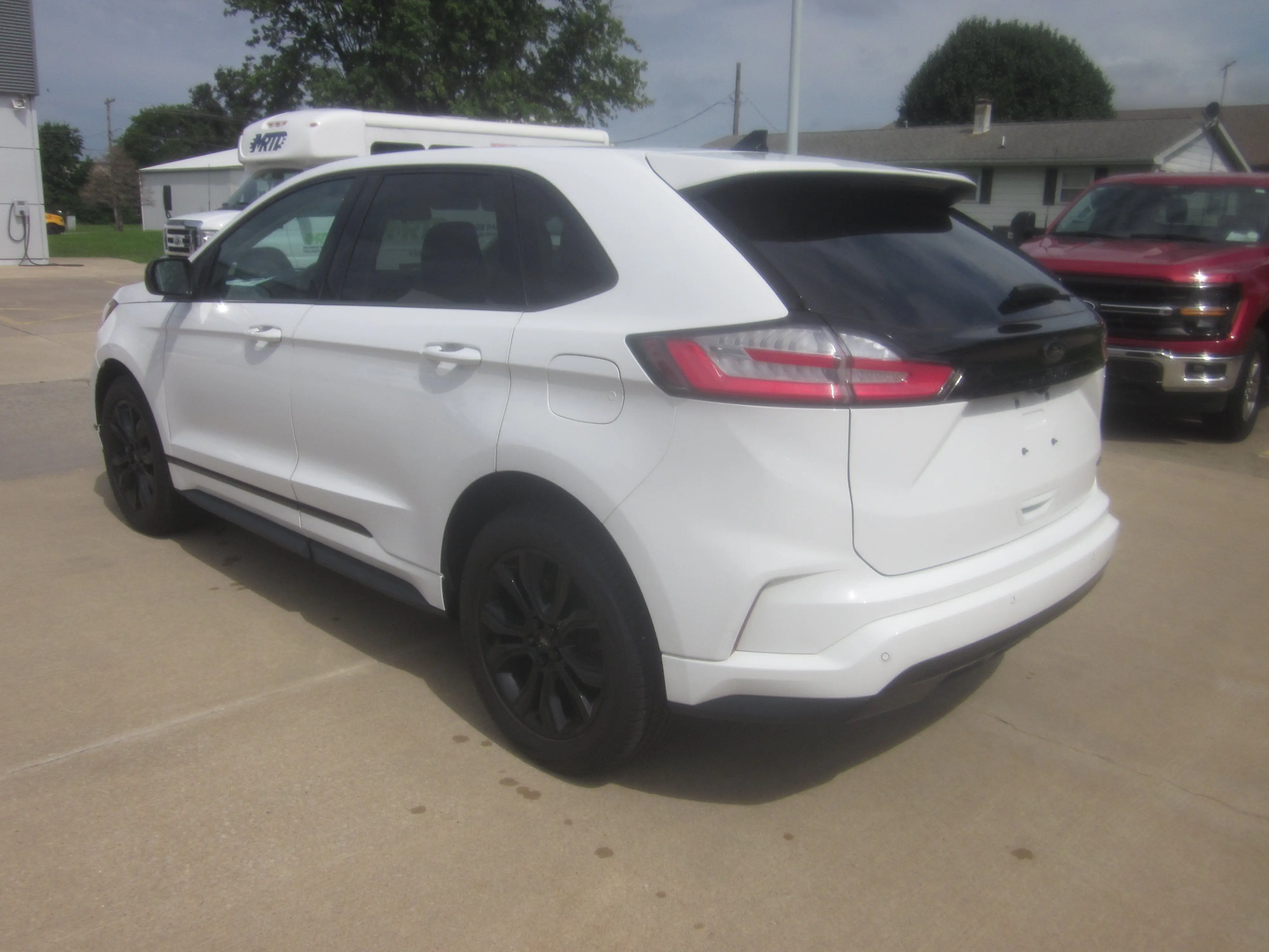 2024 Ford Edge SE AWD photo 4