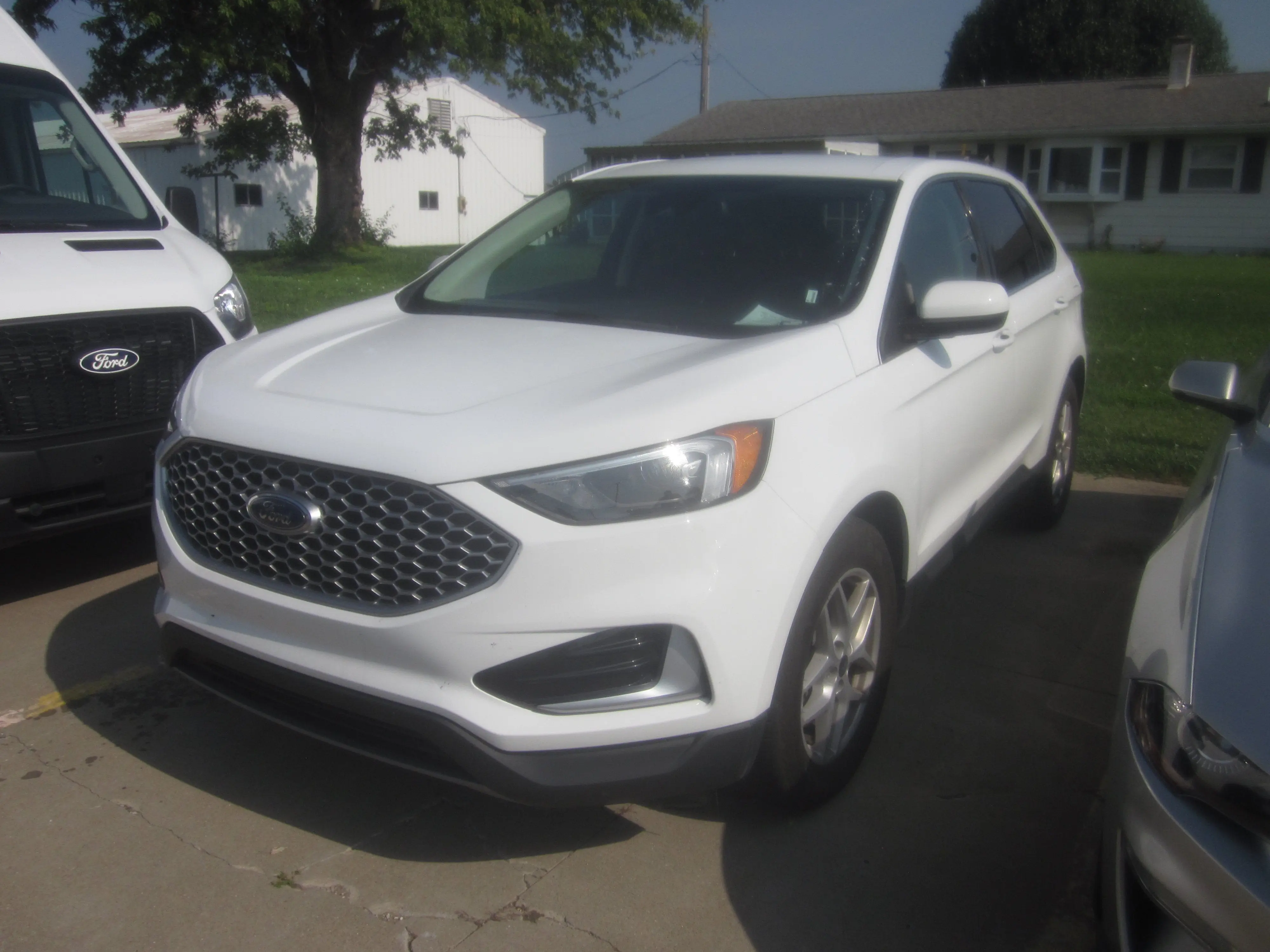 2024 Ford Edge SEL AWD photo 3