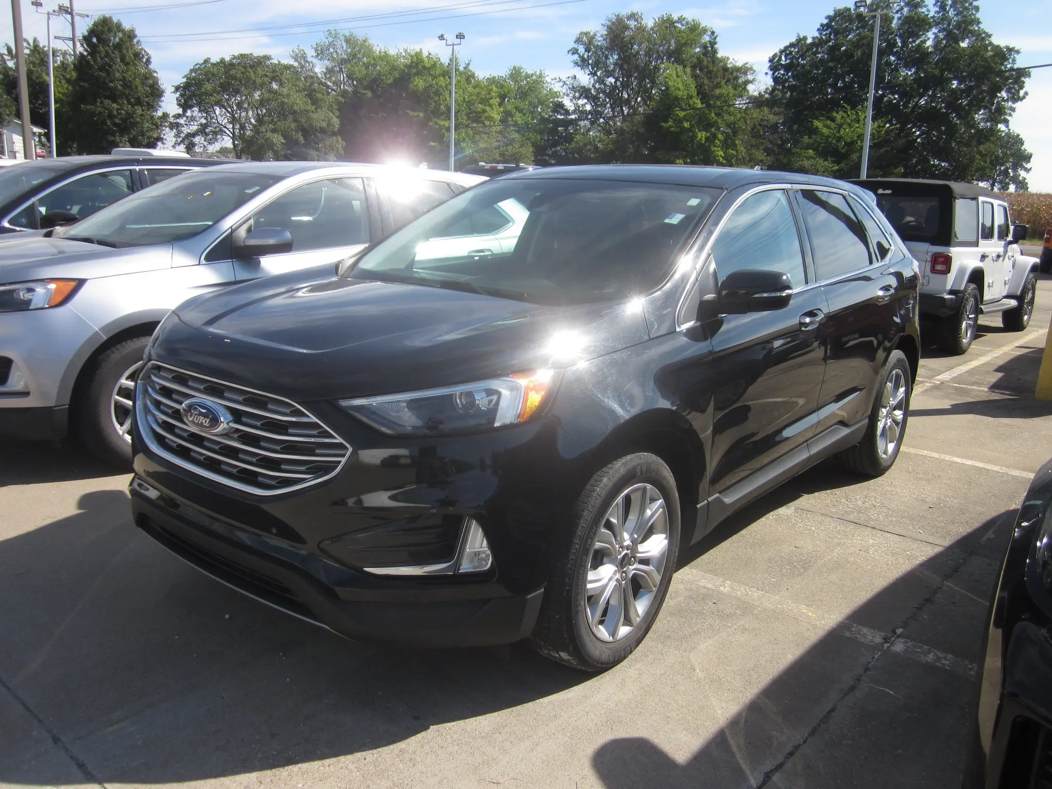 2024 Ford Edge Titanium AWD photo 3