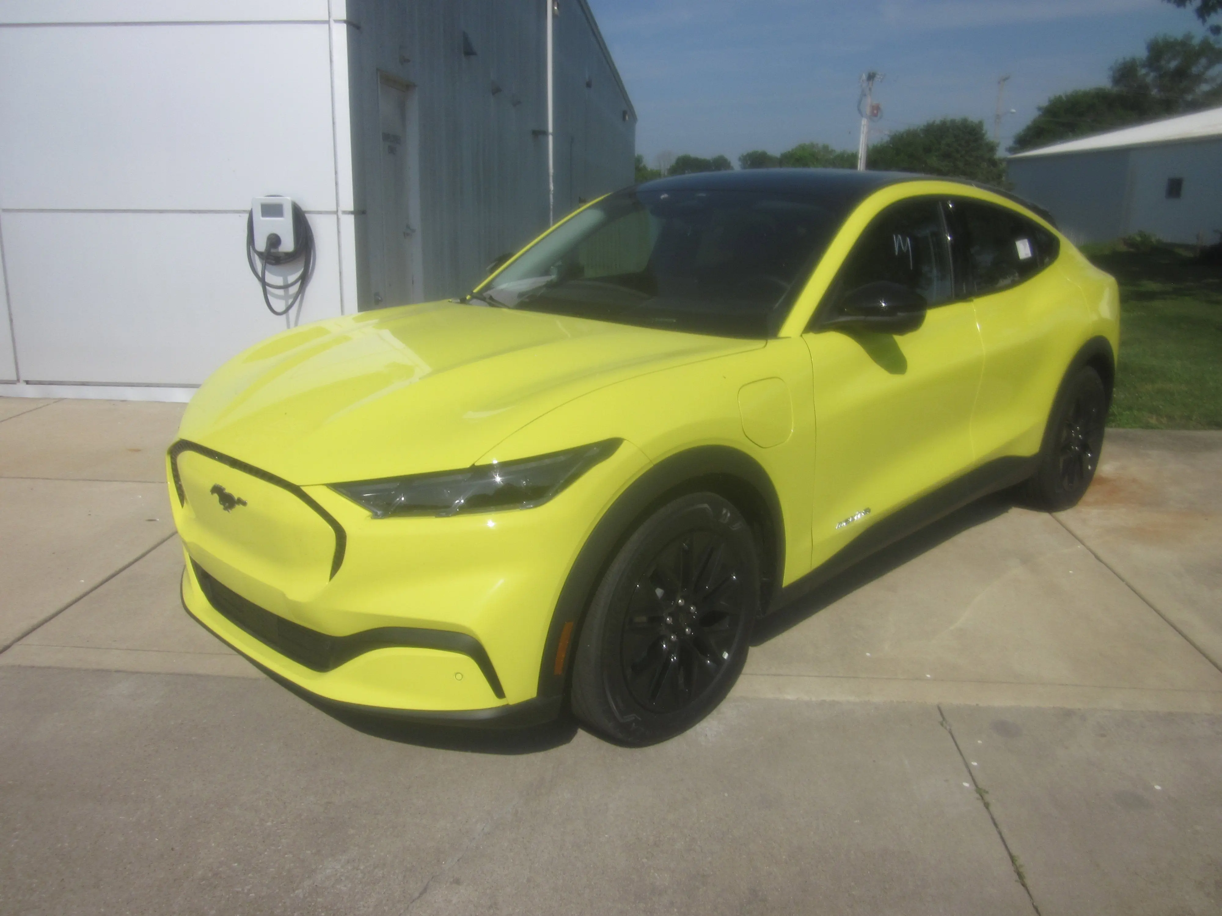 2025 Ford Mustang-Mach-e Select photo 3