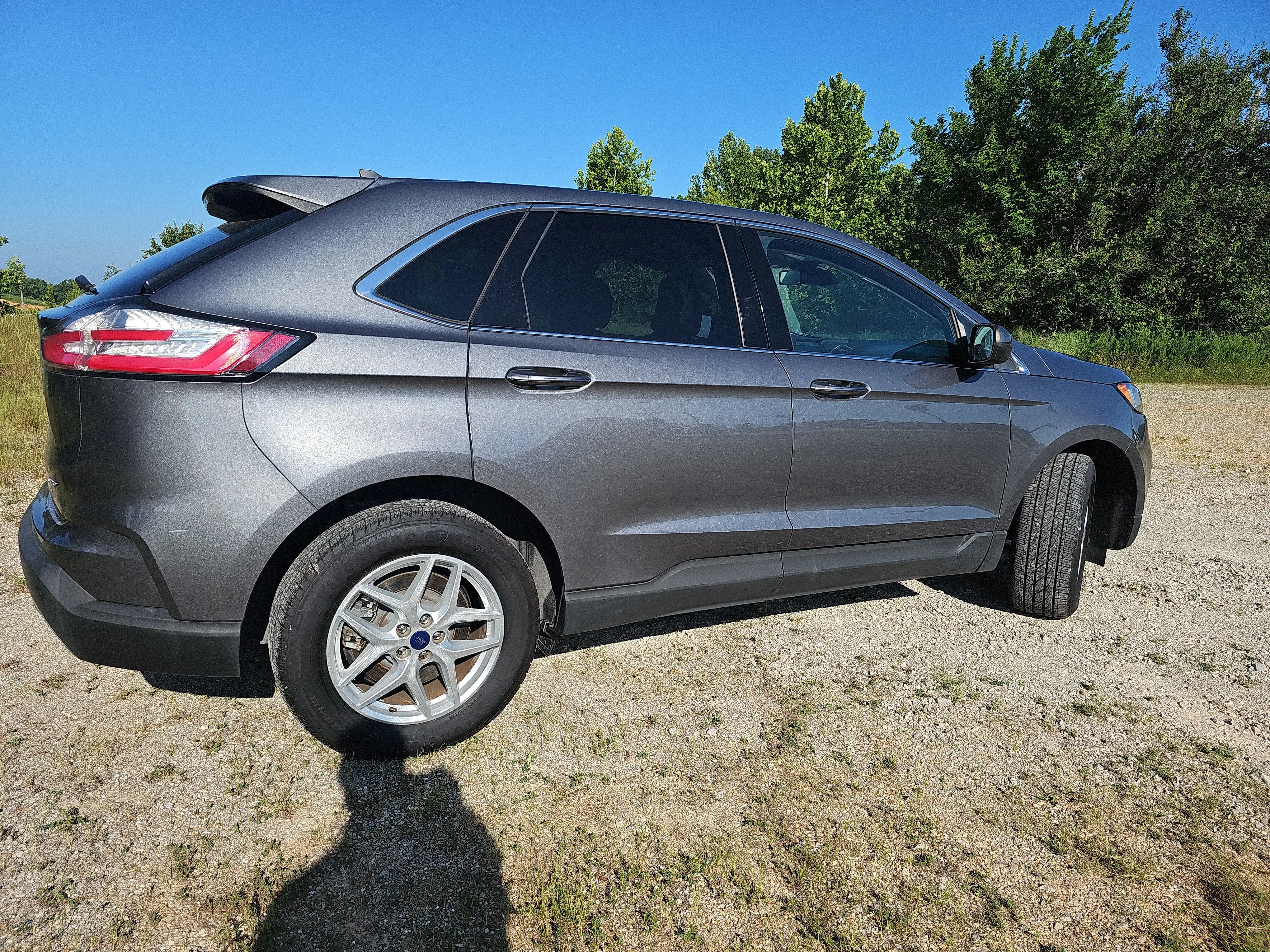 2022 Ford Edge SEL AWD photo 3