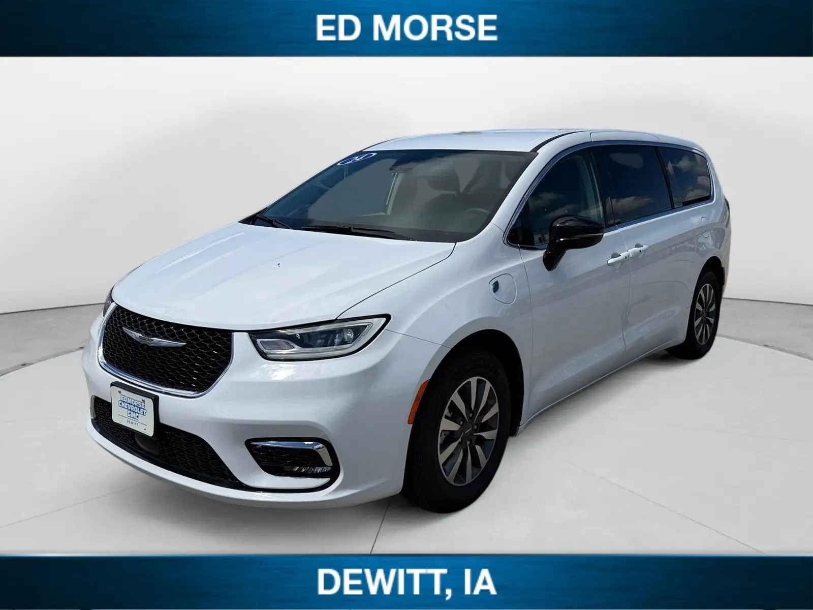 2024 Chrysler Pacifica Hybrid Select PHEV photo 1