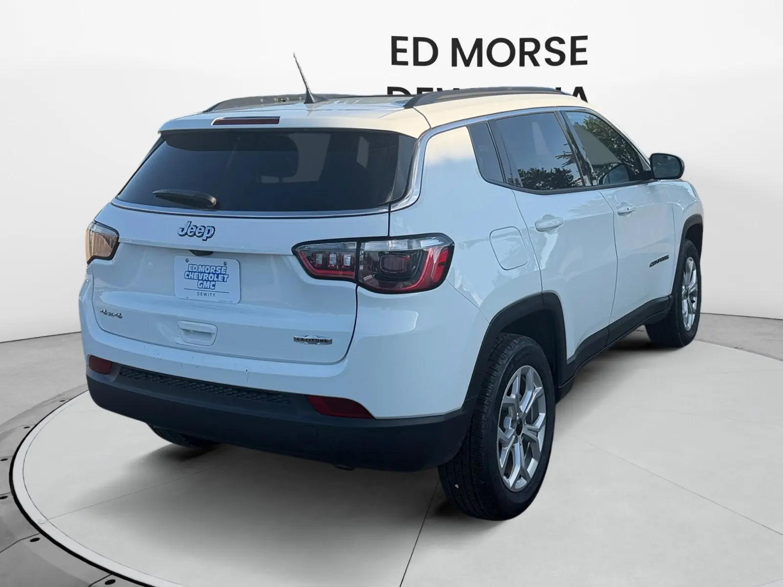 2025 Jeep Compass Latitude 4WD photo 5