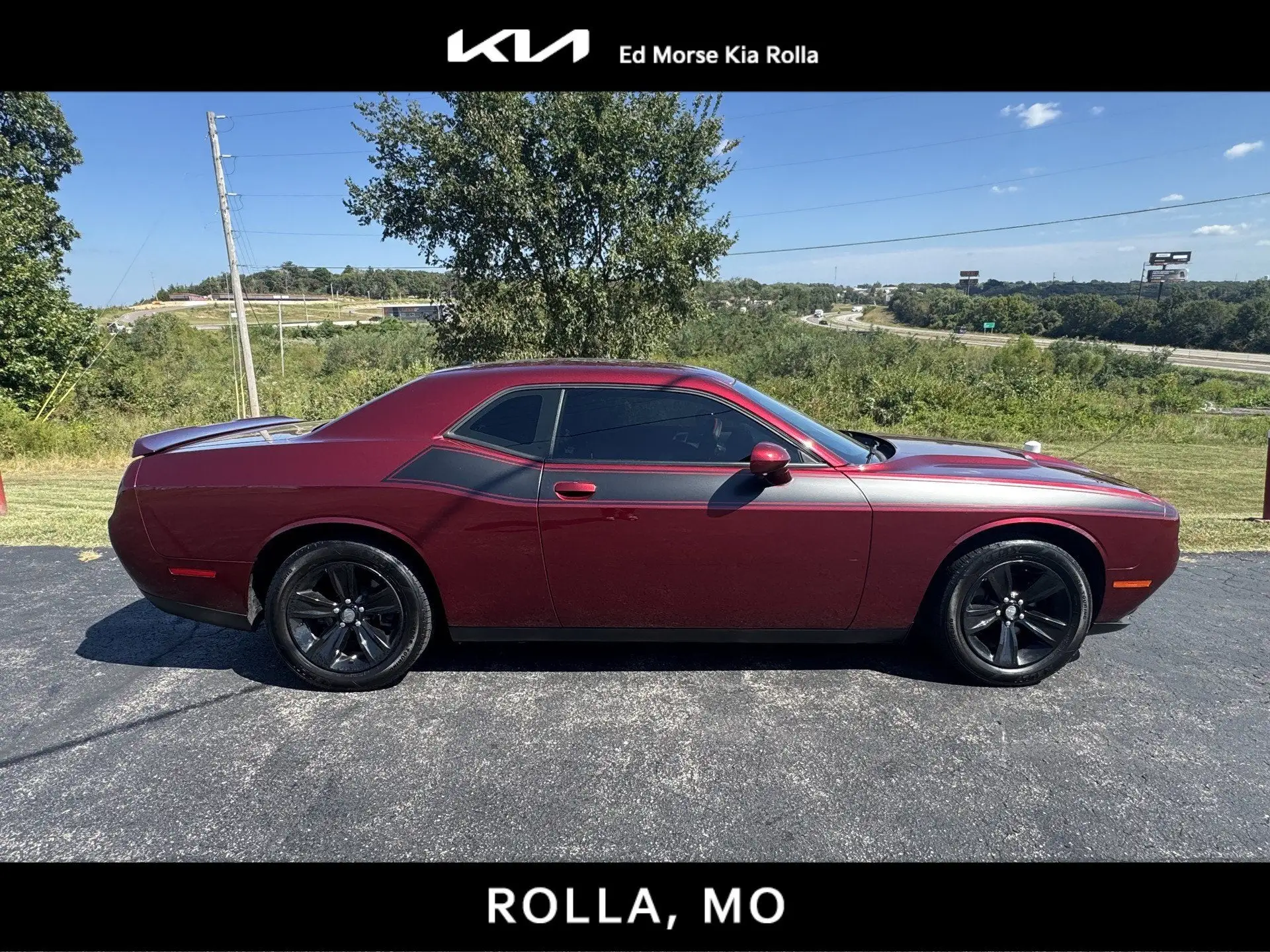 2020 Dodge Challenger SXT Auto photo 1