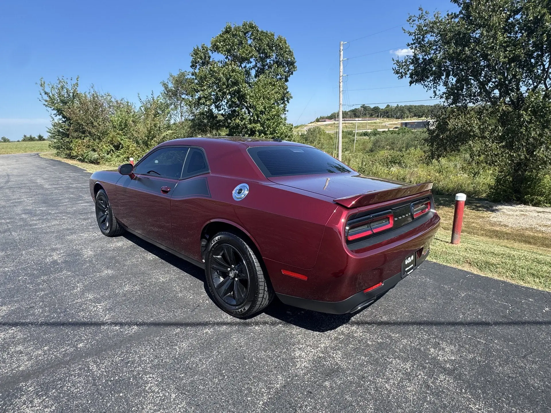 2020 Dodge Challenger SXT Auto photo 3