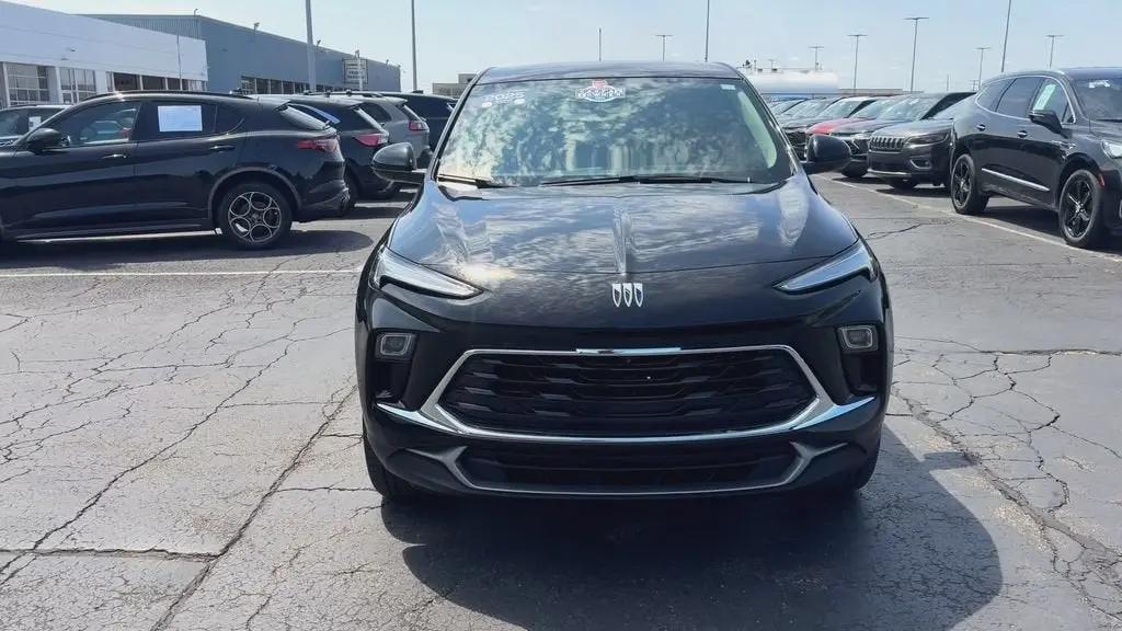 2025 Buick Encore GX Preferred AWD photo 3