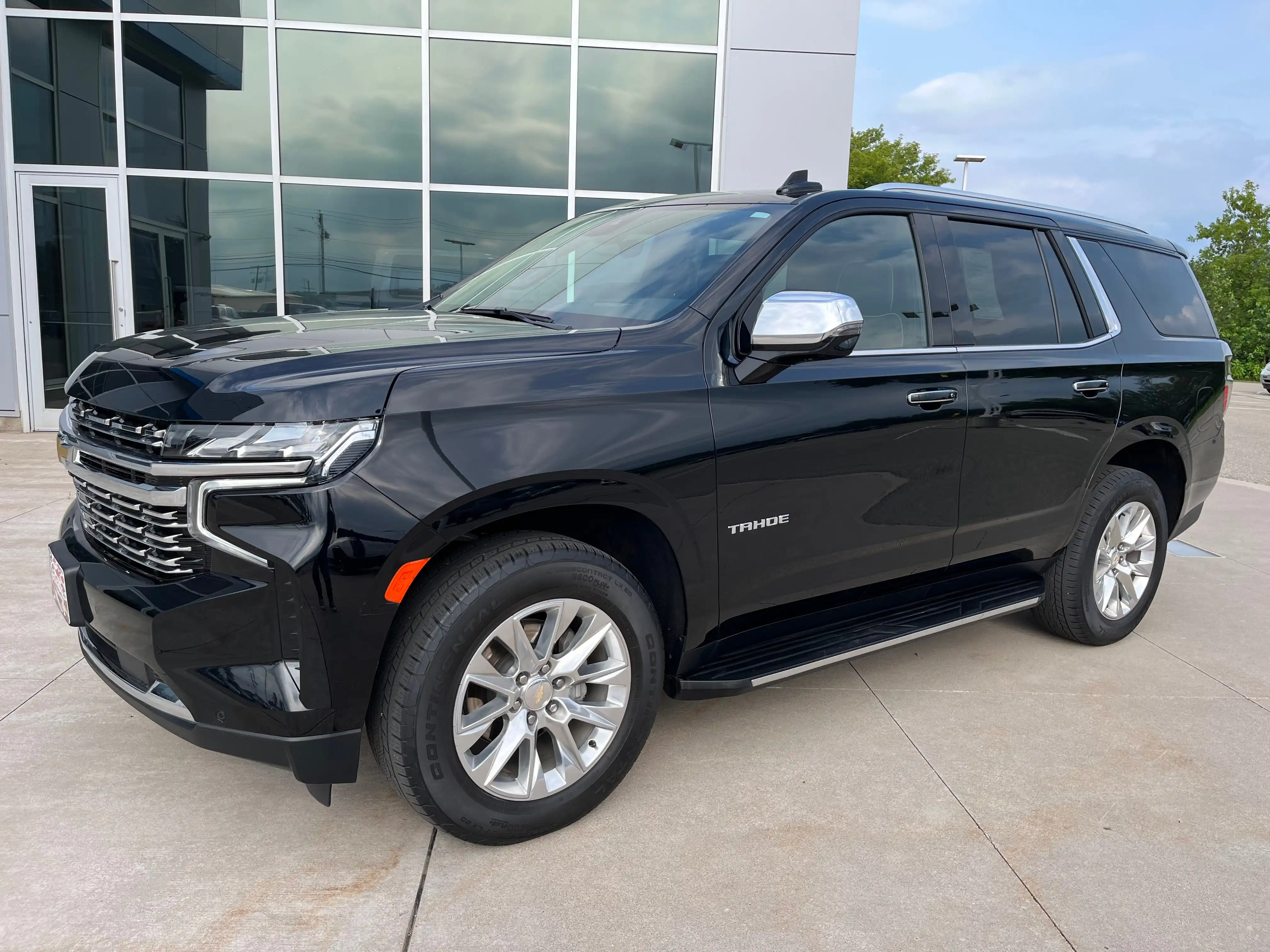 2023 Chevrolet Tahoe 4WD Premier's photo