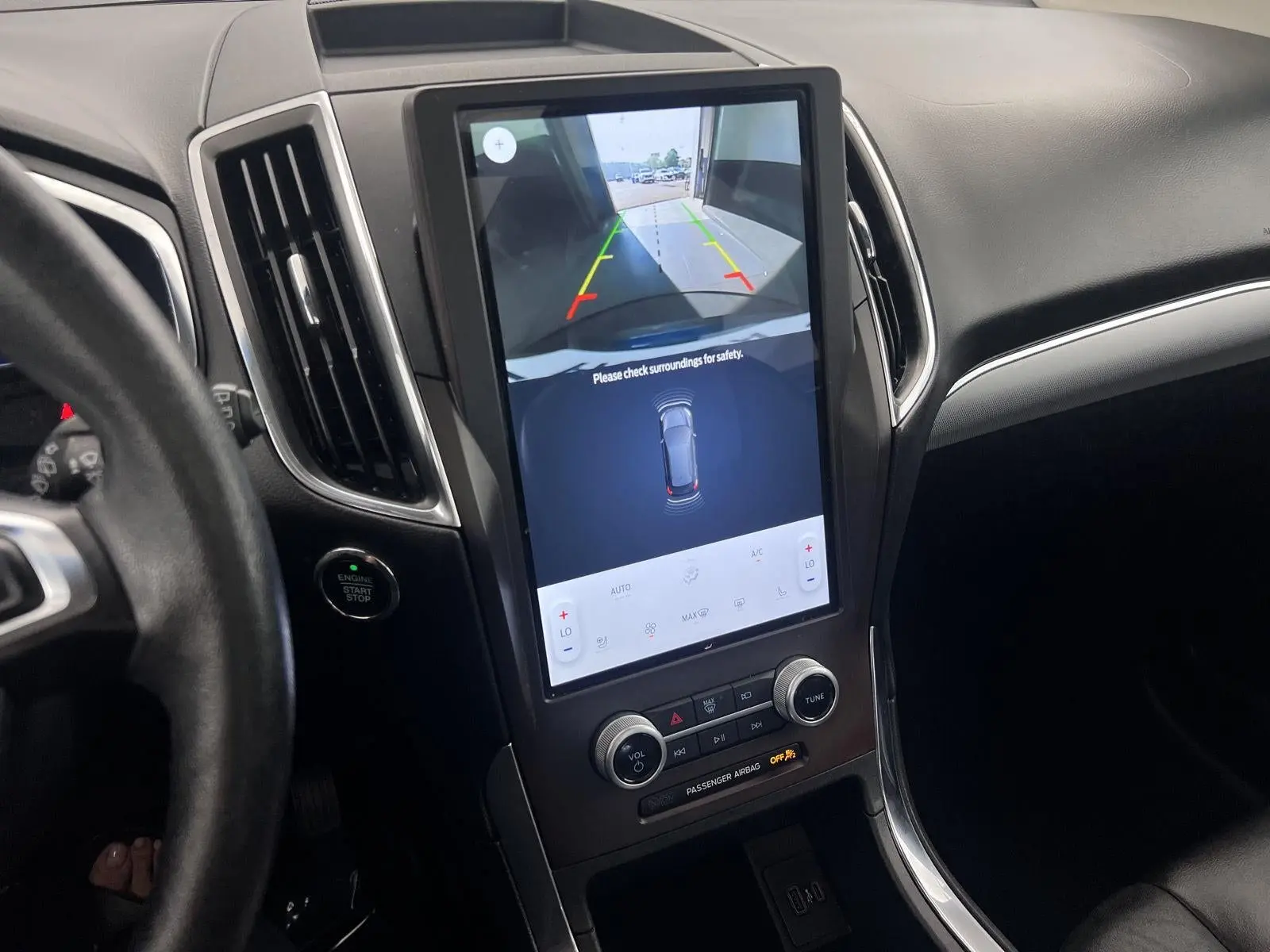 2021 Ford Edge Titanium AWD photo 3