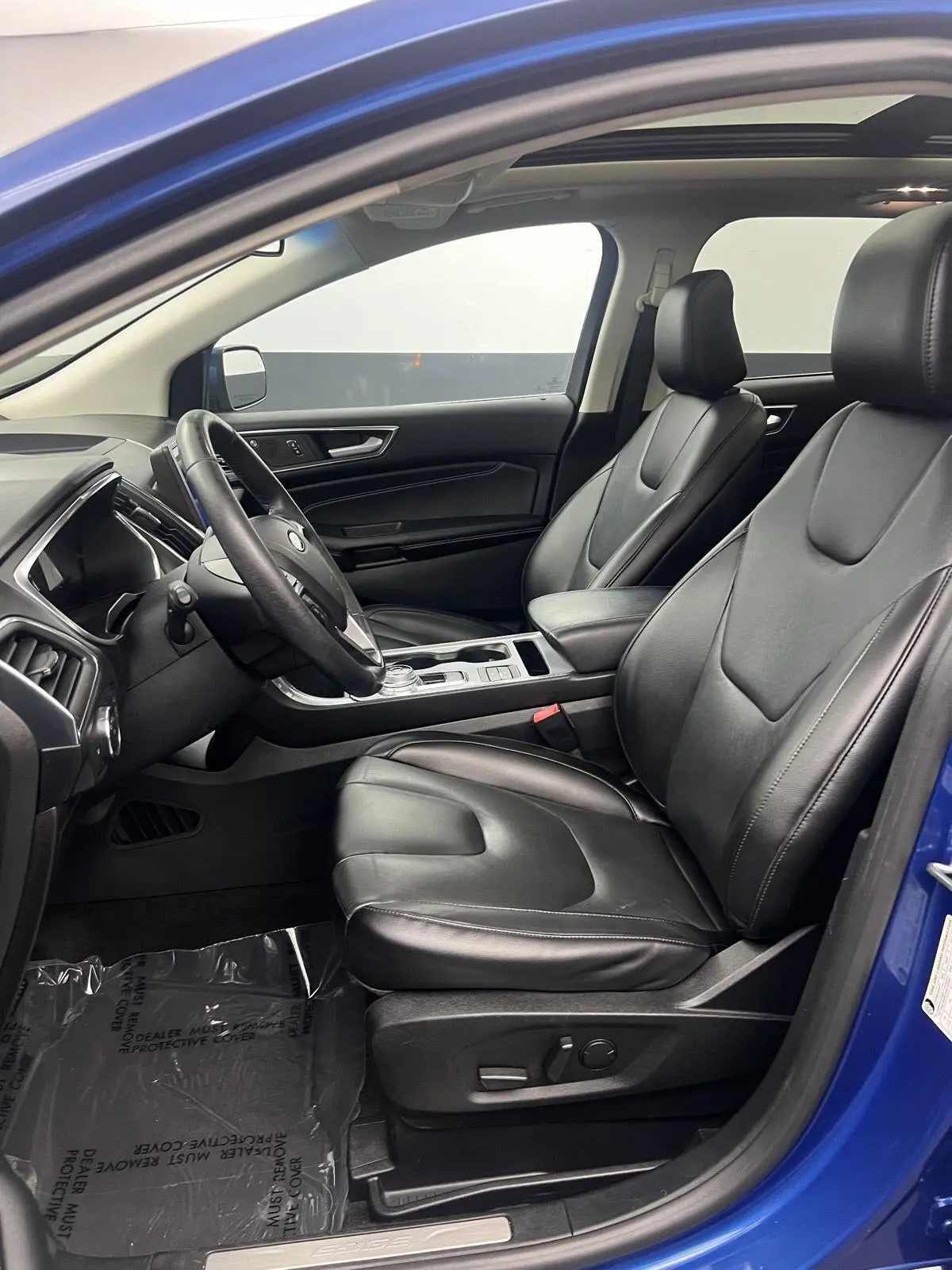 2021 Ford Edge Titanium AWD photo 4