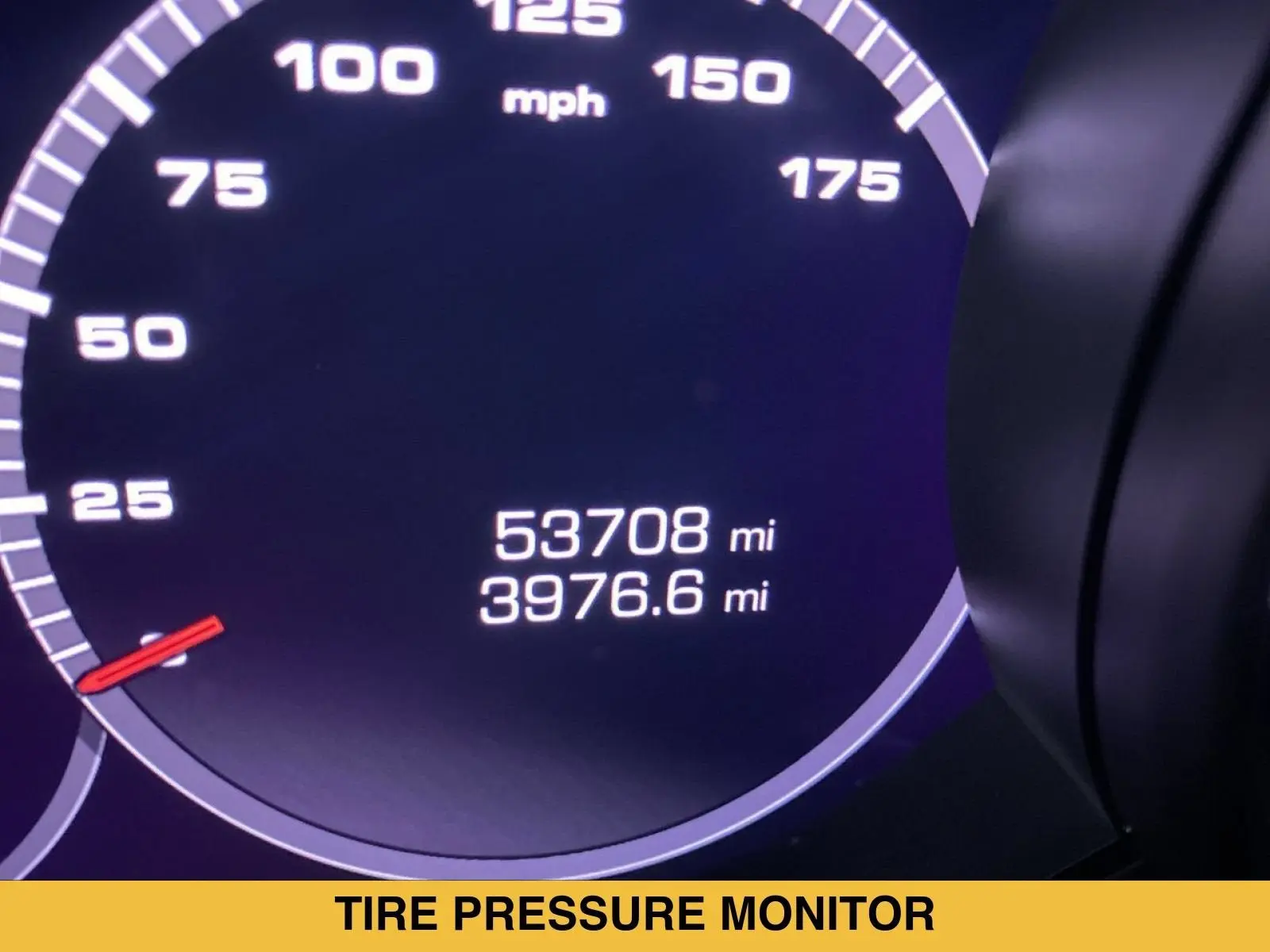 2021 Porsche Cayenne Base photo 4