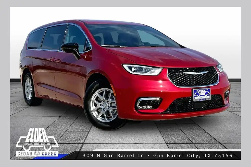2026 Chrysler Pacifica Select's photo