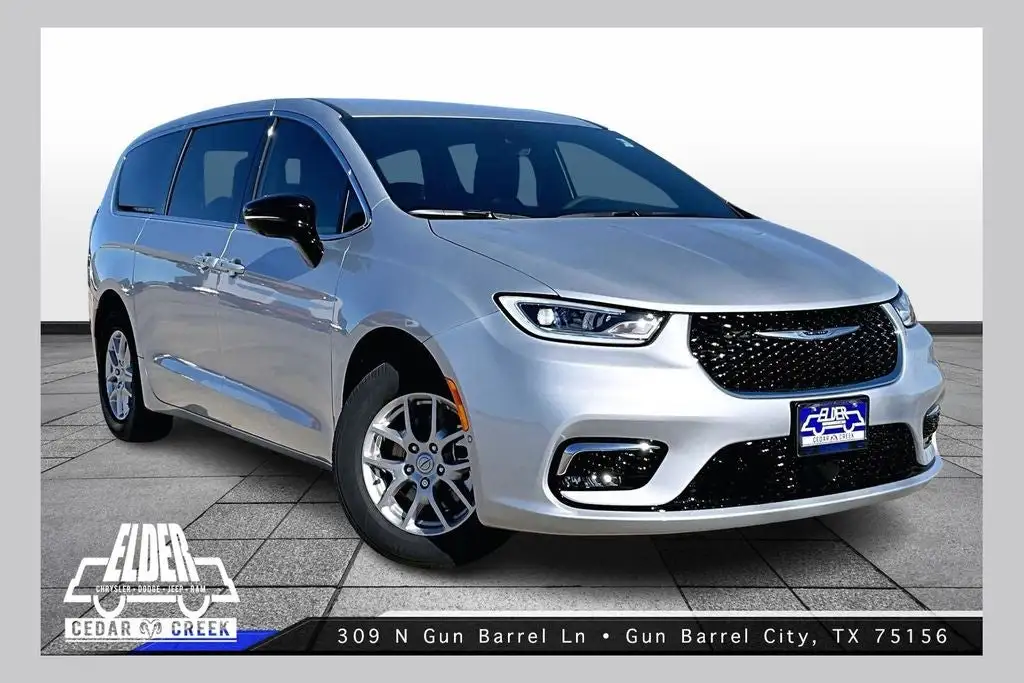 2026 Chrysler Pacifica Select's photo