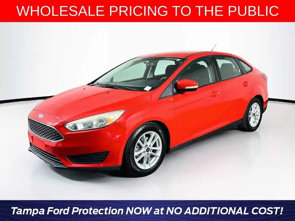 2016 Ford Focus Sedan SE's photo