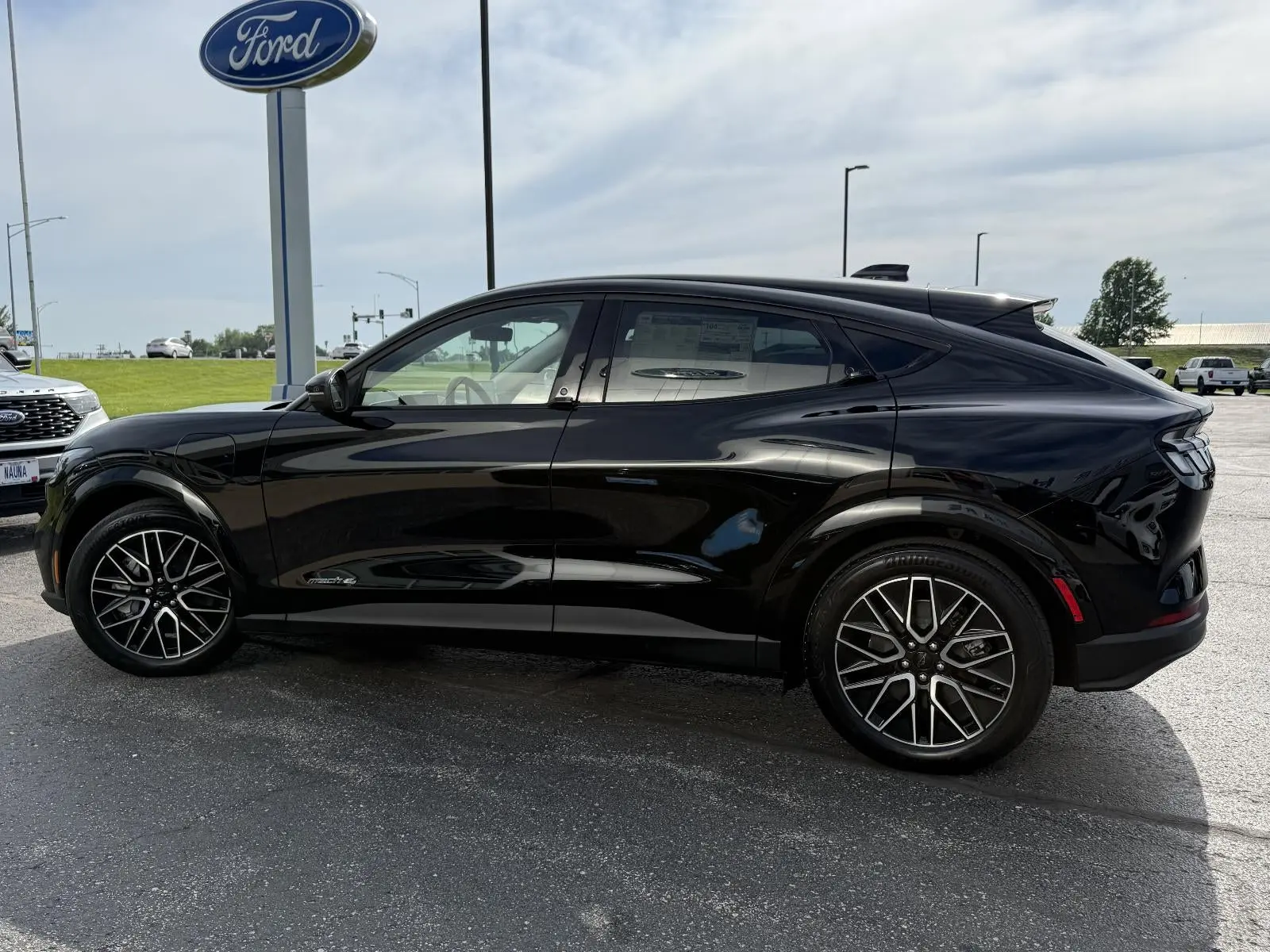 2026 Ford Mustang-Mach-e Premium photo 3