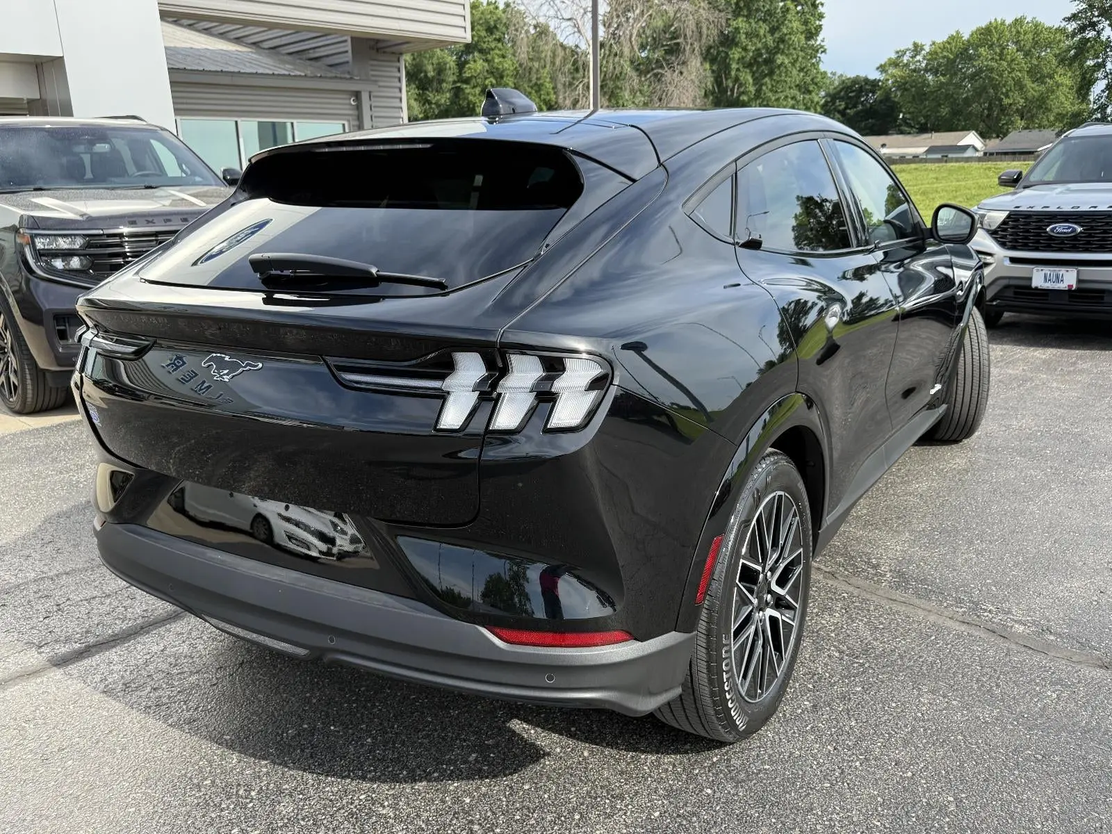 2026 Ford Mustang-Mach-e Premium photo 5