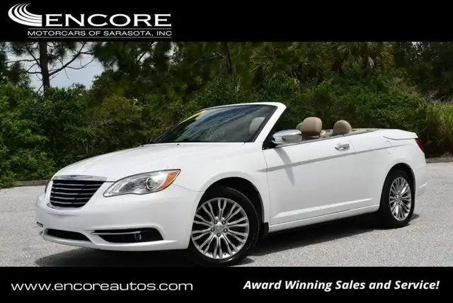 2012 Chrysler 200 Limited Convertible's photo