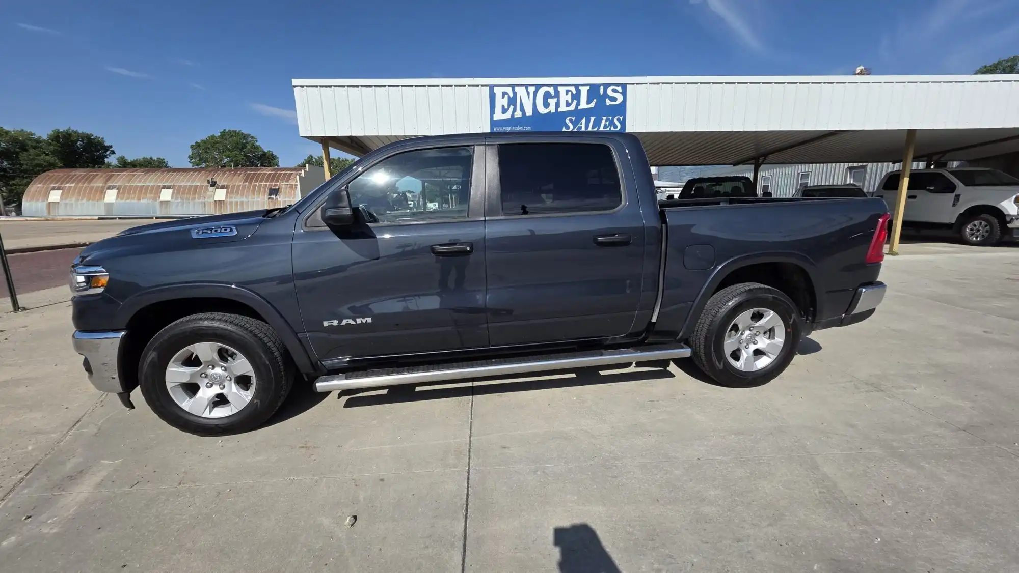 2025 RAM 1500 Big Horn/Lone Star 4x4 Crew Cab 5'7's photo
