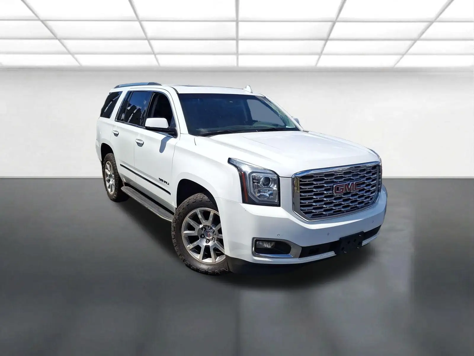 2019 GMC Yukon Denali photo 1