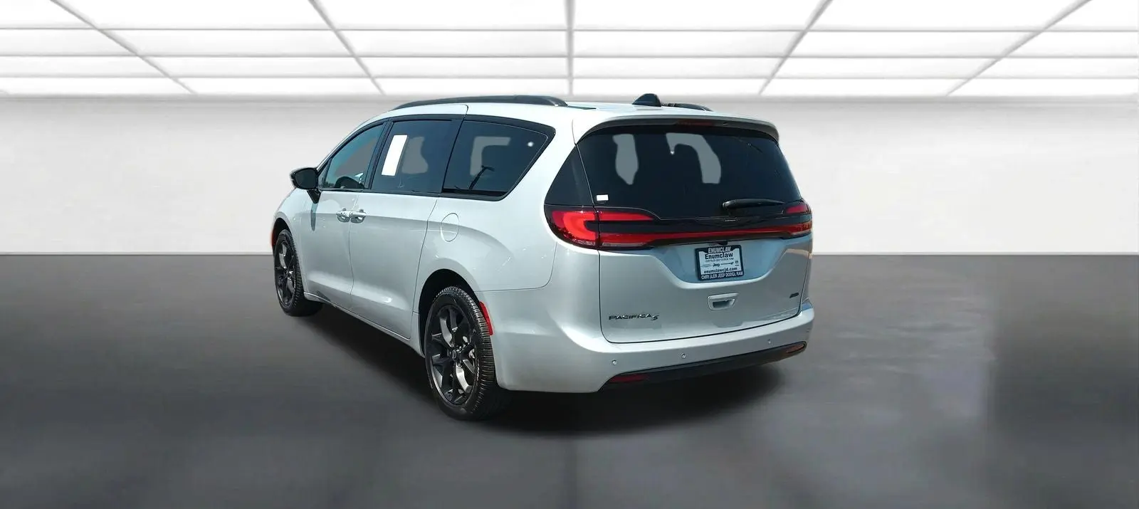 2026 Chrysler Pacifica Select AWD photo 5