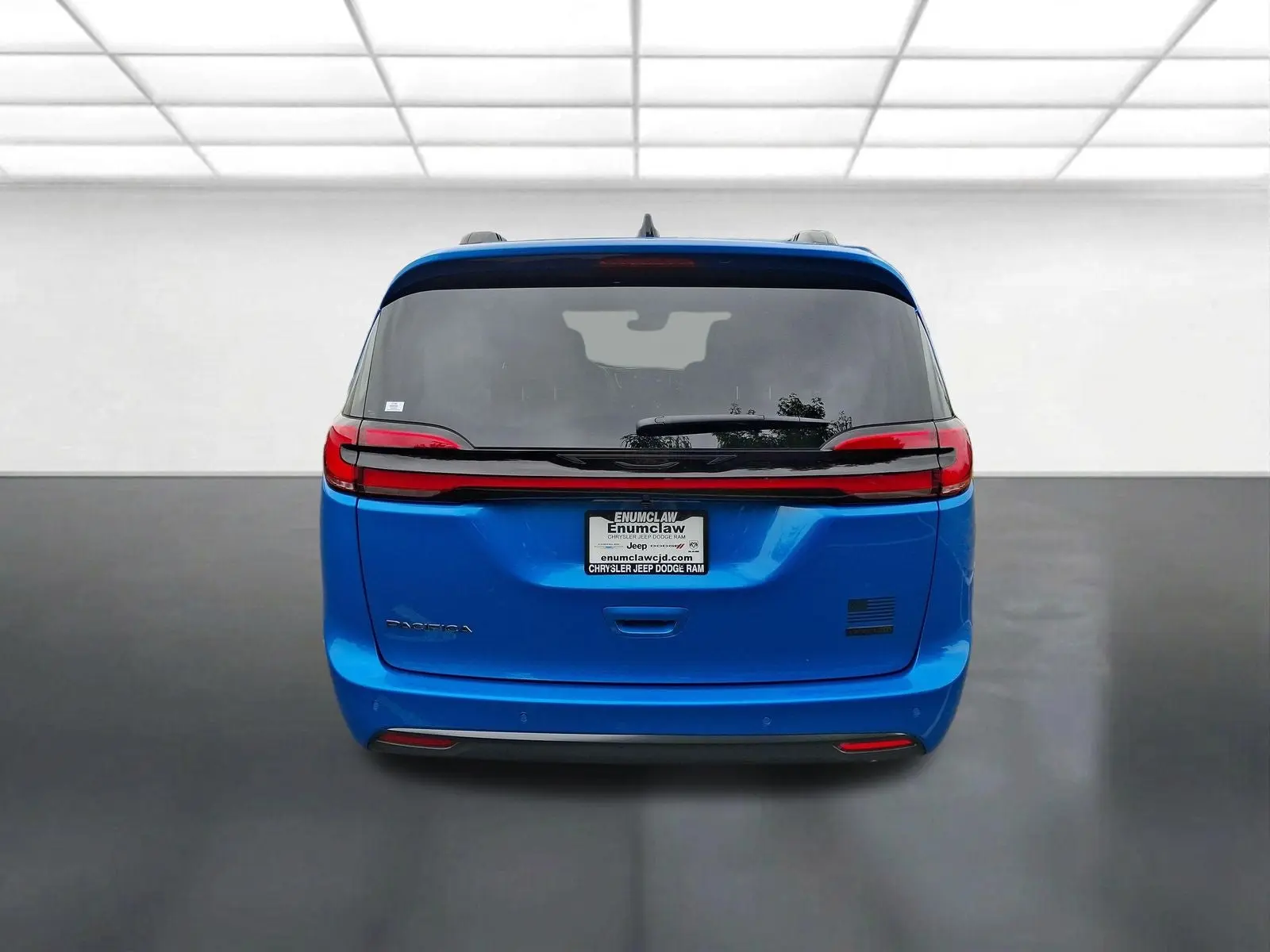 2027 Chrysler Pacifica Select AWD photo 4