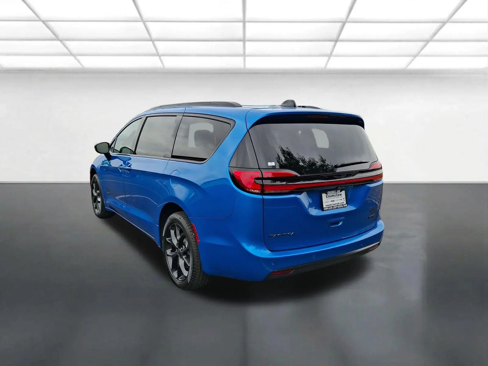 2027 Chrysler Pacifica Select AWD photo 5