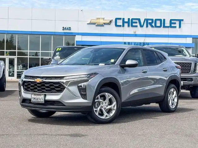 2024 Chevrolet Trax LS's photo