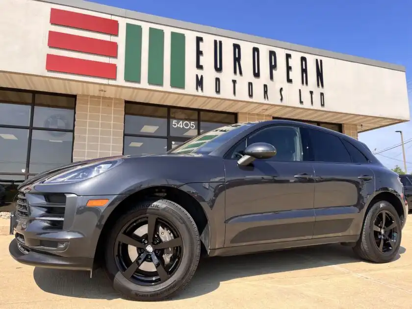 2021 Porsche Macan Base's photo