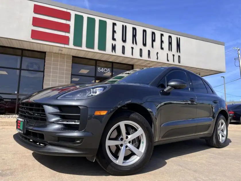 2021 Porsche Macan Base's photo