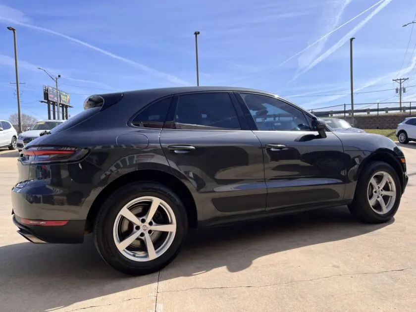 2021 Porsche Macan Base photo 5