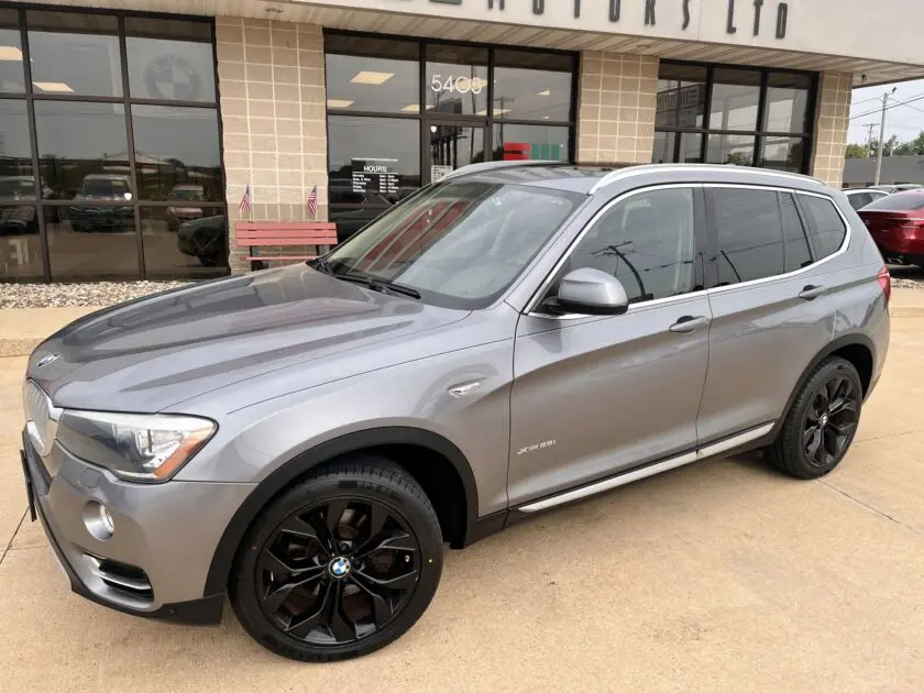 Vehicle Image 2
