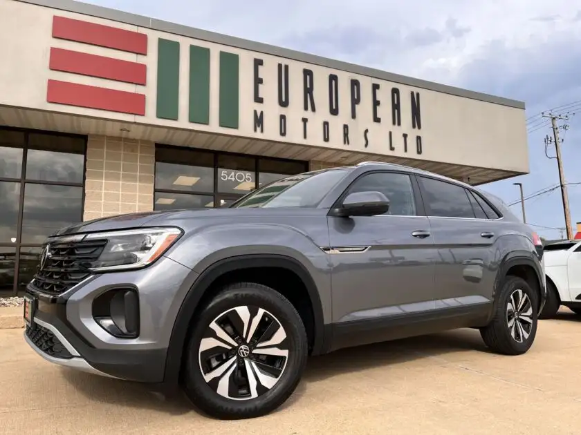 2024 Volkswagen Atlas Cross Sport 2.0T SE 4Motion's photo
