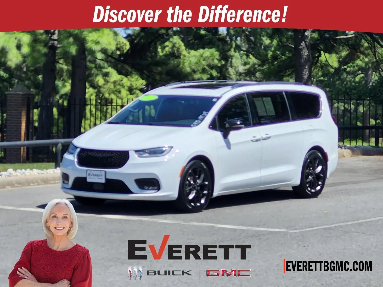 2025 Chrysler Pacifica Limited's photo