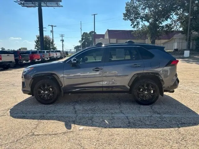 2022 Toyota RAV4 Hybrid XSE AWD photo 4